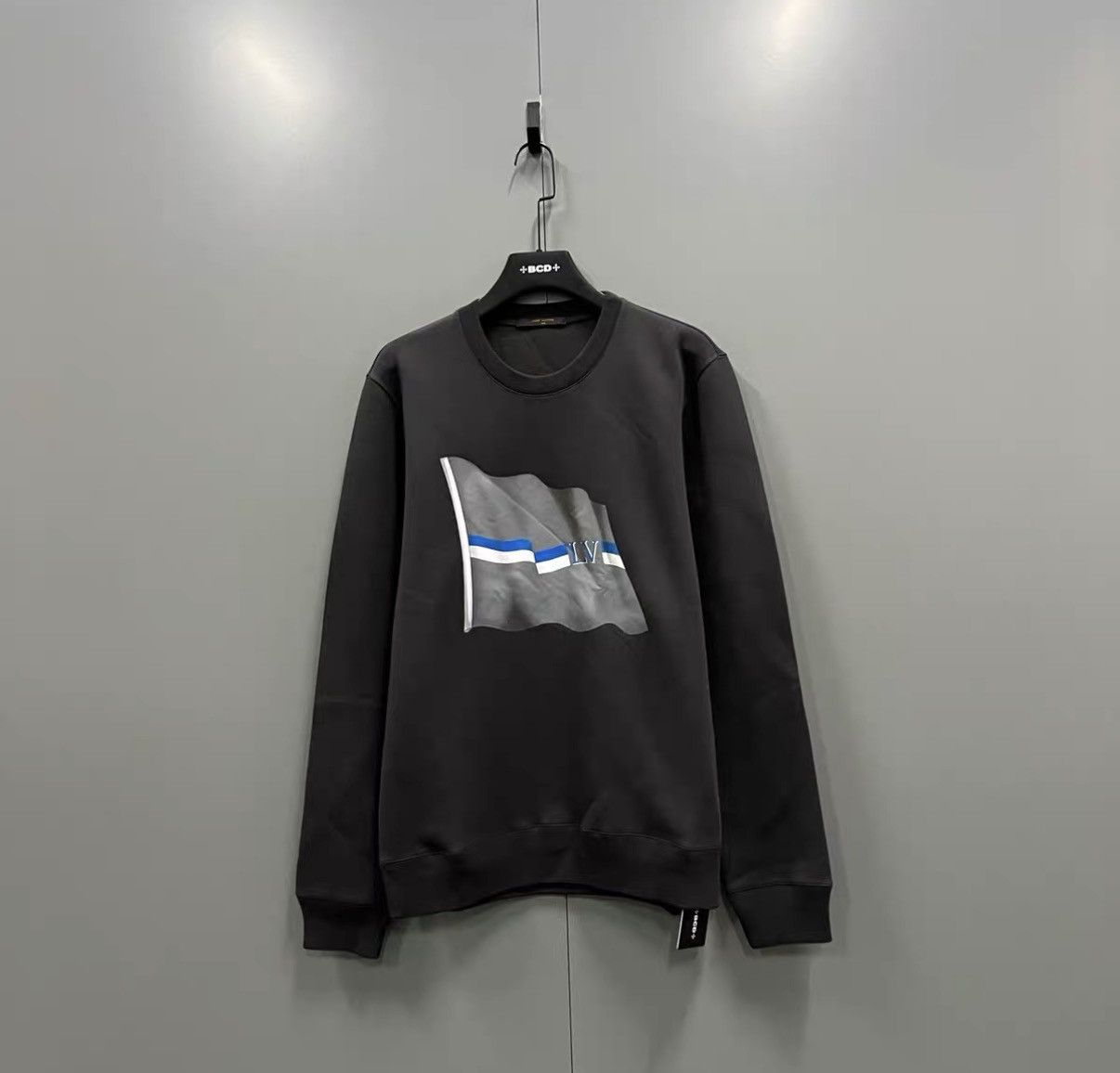 Louis Vuitton Louis Vuitton Cement Grey Printed Logo Sweatshirt J41 Size US XXL / EU 58 / 5 - 1 Thumbnail