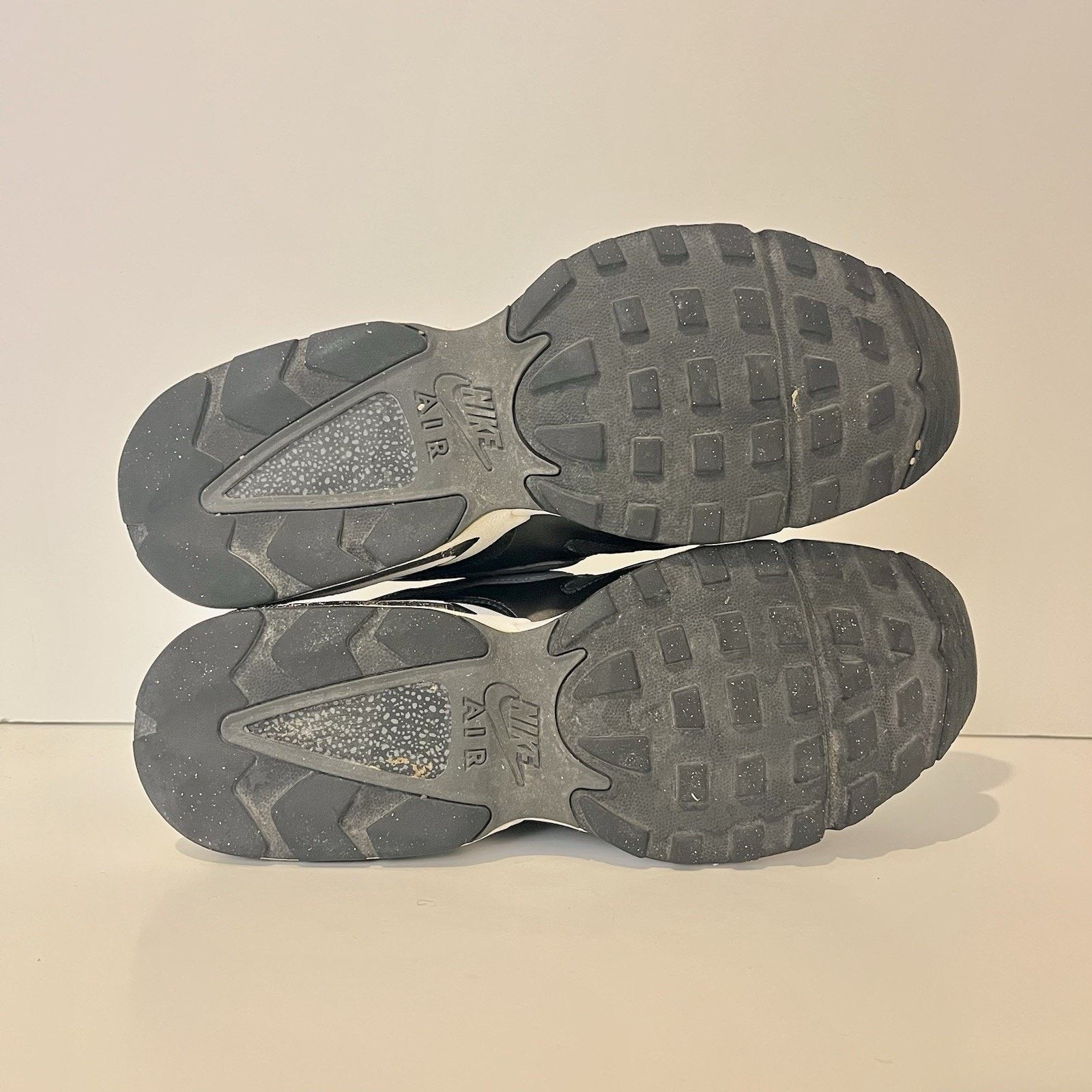 Nike 2009 Nike Air Max Triax 94 386158 001 rare vtg Sz 10 Size US 10 / EU 43 - 7 Thumbnail