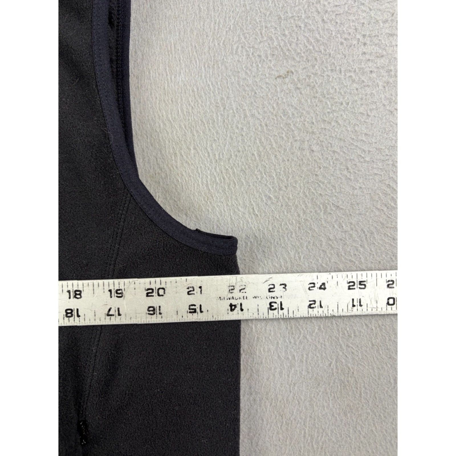 Nike VINTAGE Nike ACG Vest Men L Black Full Zip Fleece Trek Outdoors 90s Logo Embroidered Polyester Lining Zip Casual Mens Size US L / EU 52-54 / 3 - 7 Thumbnail