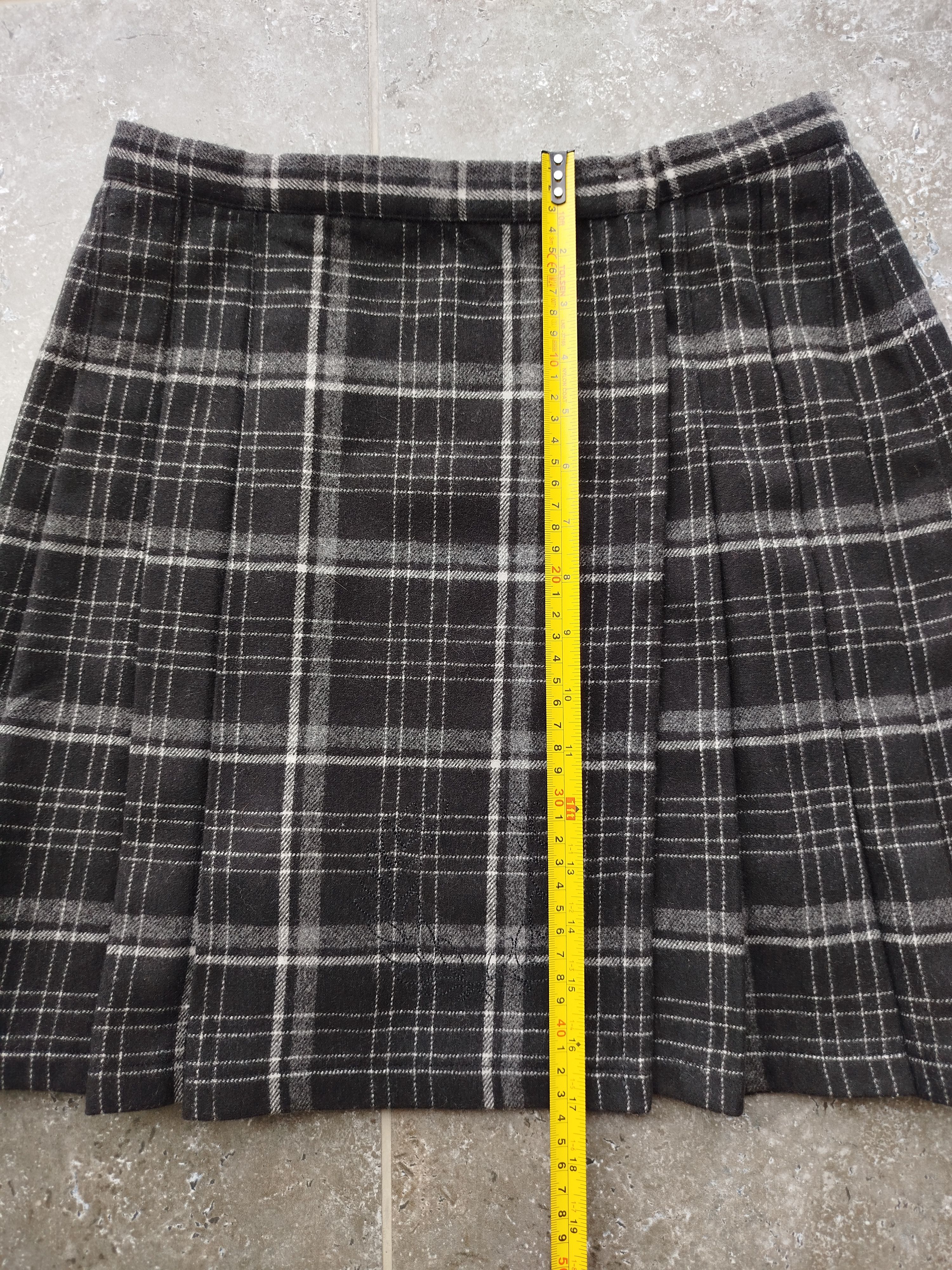 Fred Perry Wrap Skirt Kilt Plaid Pleated Wool Tartan Vintage Italy 40/S Size 27" / US 4 / IT 40 - 12 Thumbnail