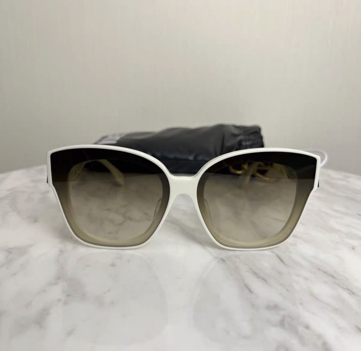 Fendi Fendi Logo Oval Sunglasses J42 Size ONE SIZE - 1 Thumbnail