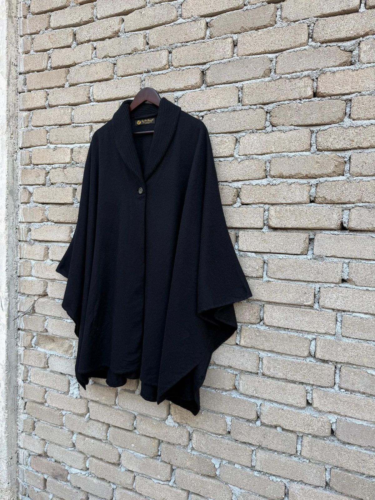 Loro Piana Loro Piana Poncho Size US M / EU 48-50 / 2 - 5 Thumbnail