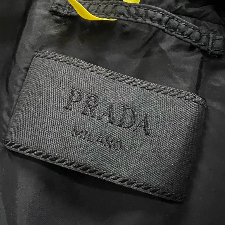 Prada Prada Black triangle nylon jacket 2501-Nextarrow Size US L / EU 52-54 / 3 - 4 Thumbnail