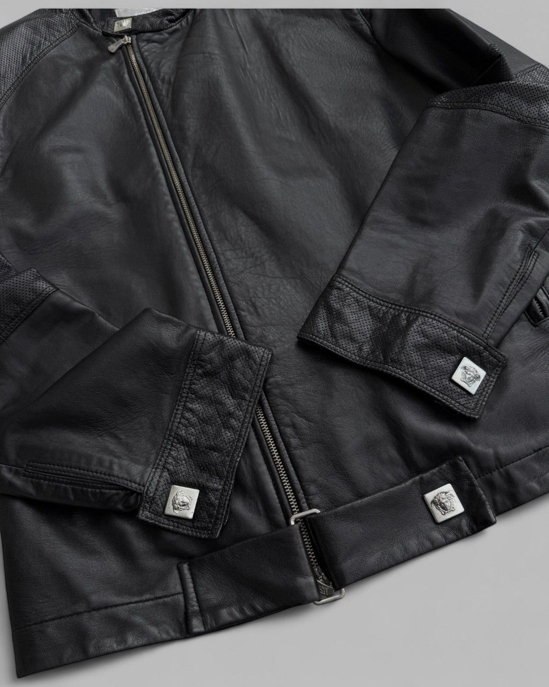 Versace Rare Vintage Versace Side Zip Medusa Details Biker Jacket Size US M / EU 48-50 / 2 - 11 Thumbnail