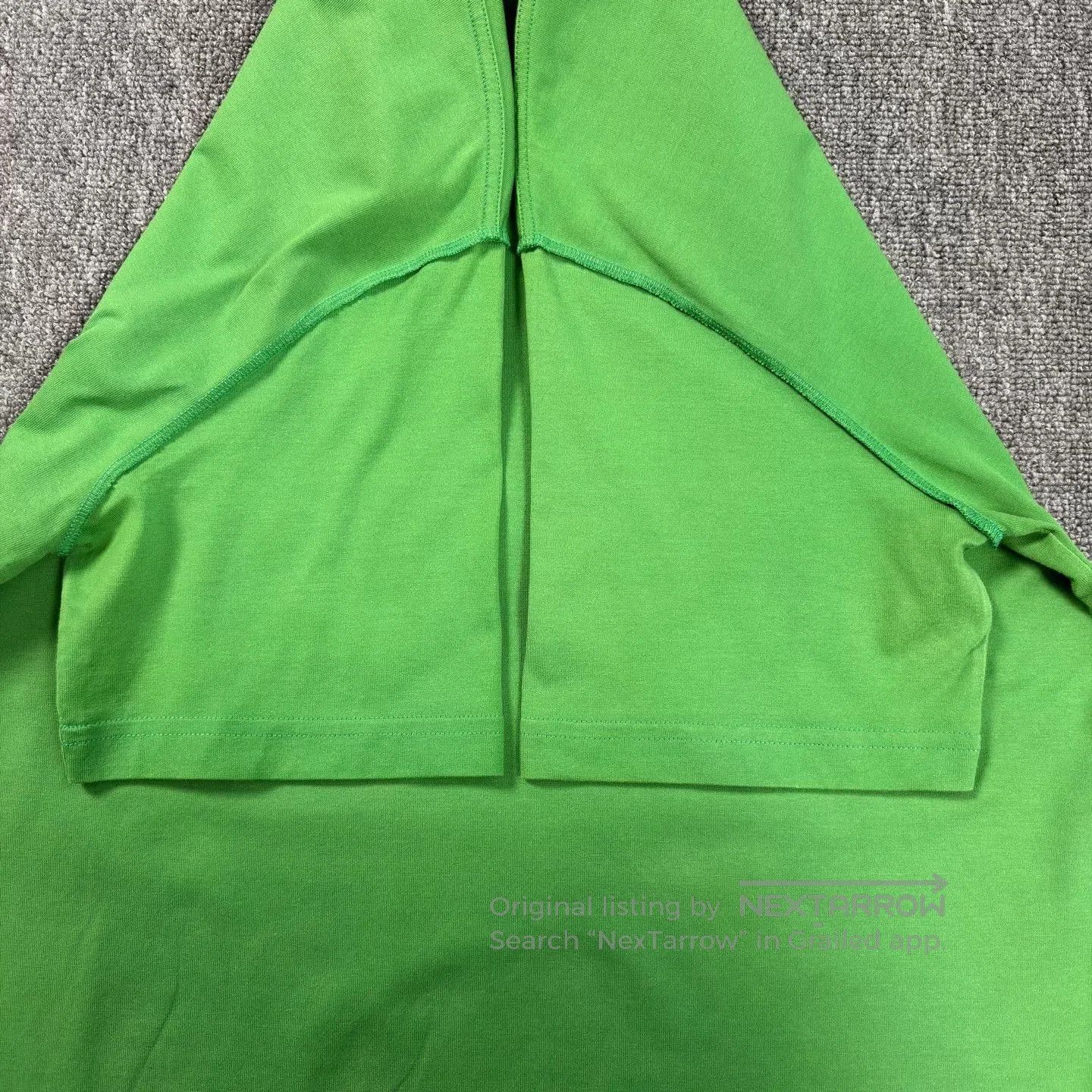 Louis Vuitton LV Embossed Logo Green Short-Sleeve. Size US L / EU 52-54 / 3 - 6 Thumbnail
