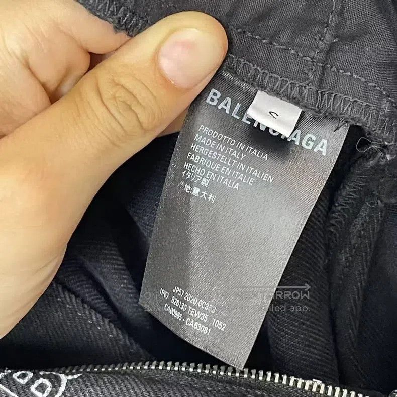 Balenciaga Balenciaga size S Logo Printed Denim Pants Size US 27 - 5 Thumbnail