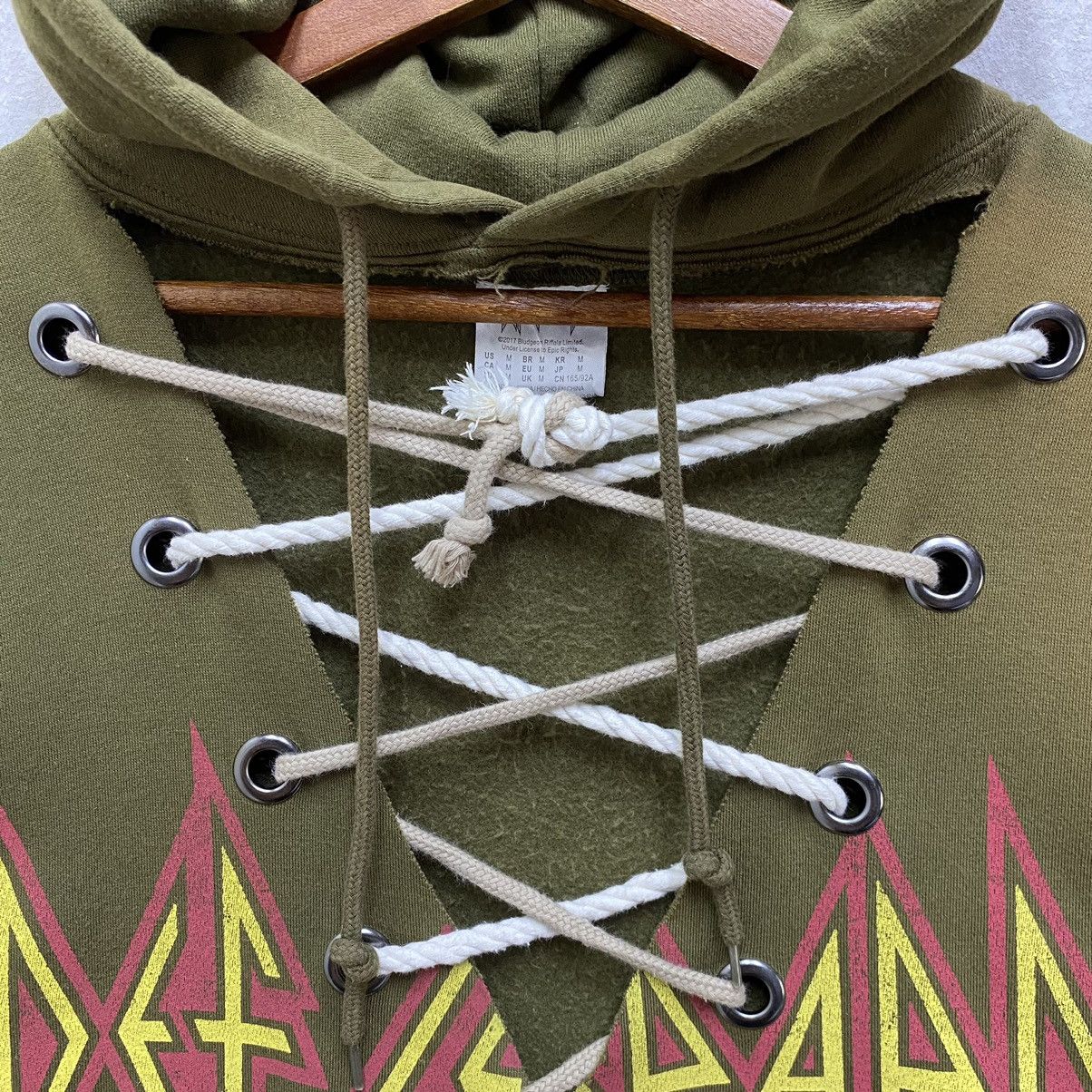 Def Leppard Custom Def Leppard Hoodie Lace-Up Metal Eyelets Distressed Size US M / EU 48-50 / 2 - 13 Thumbnail
