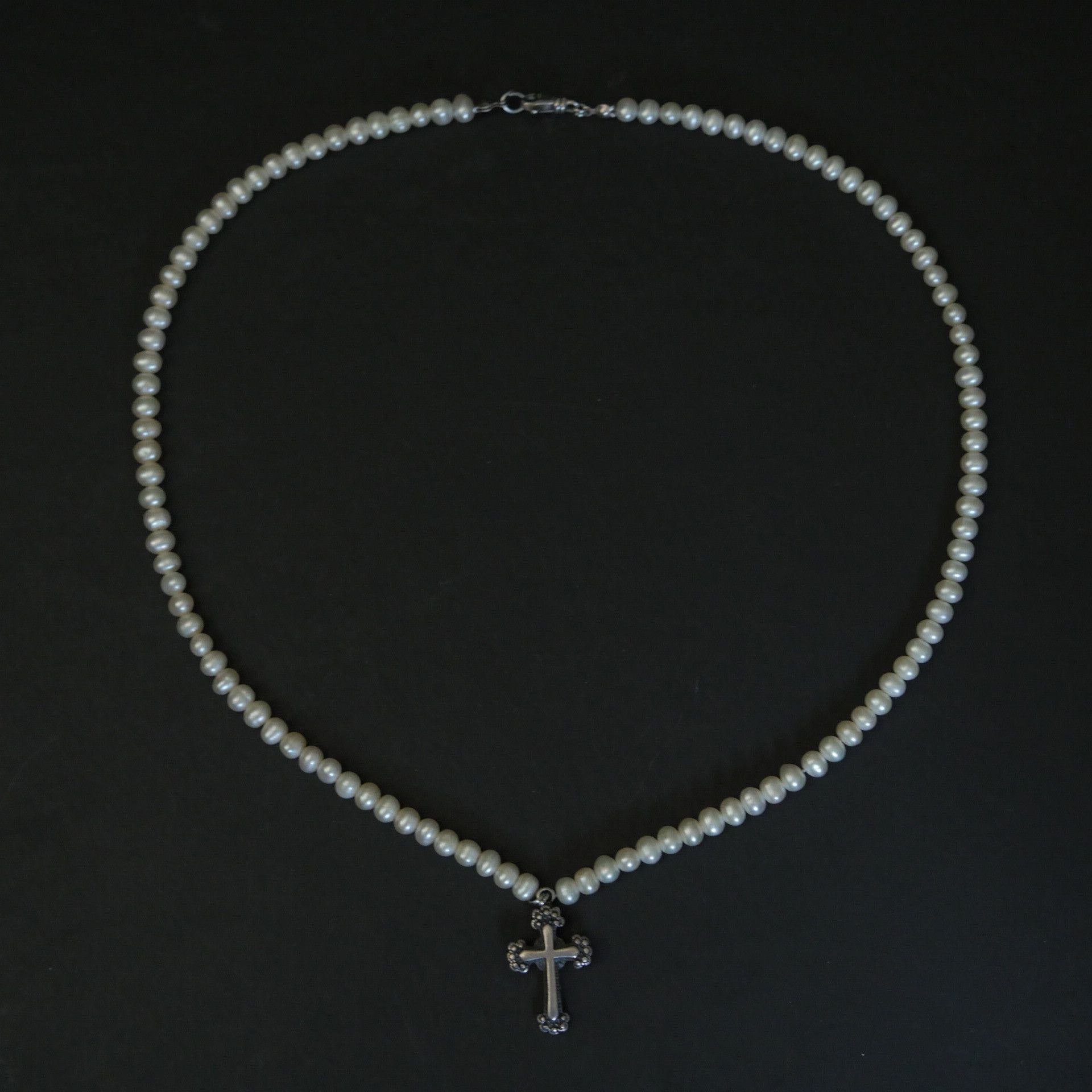Luke Vicious Freshwater pearl necklace with 925 silver cross Size ONE SIZE - 3 Thumbnail