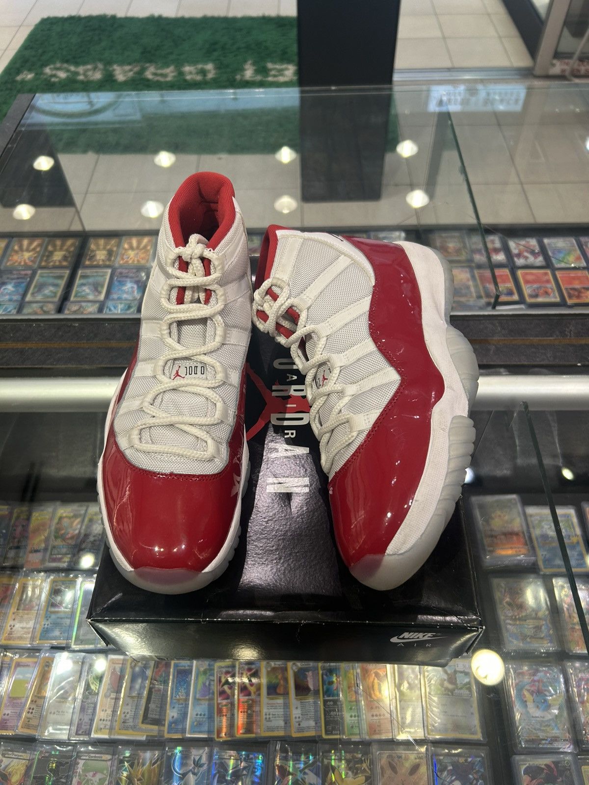 Jordan Brand Jordan 11 Cherry 2022 Size US 10 / EU 43 - 1 Thumbnail