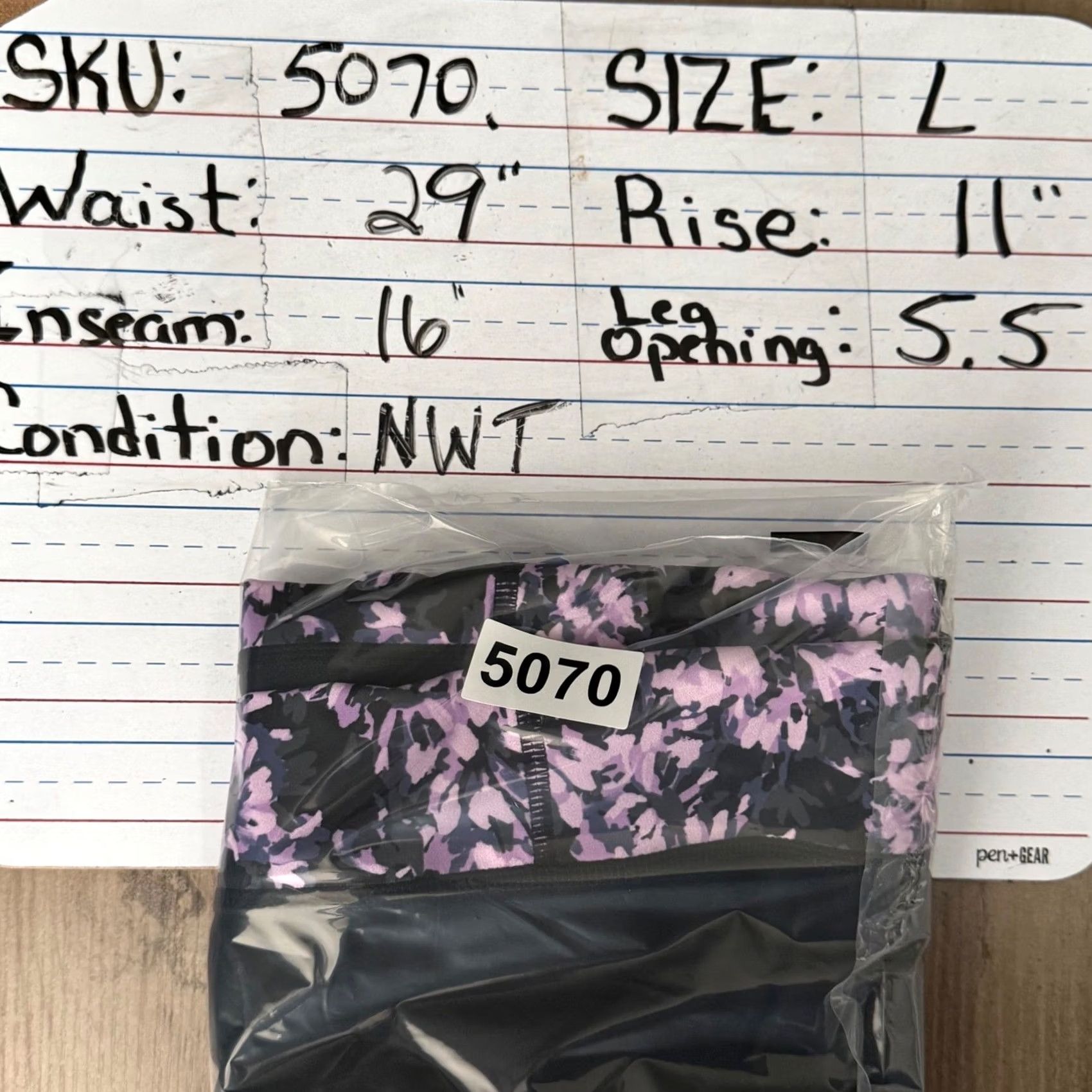 SKECHERS Skechers GO WALK Capri Leggings Black Purple Floral Side Pocket L Womens Capris Size 36" / US 14 / IT 50 - 7 Thumbnail
