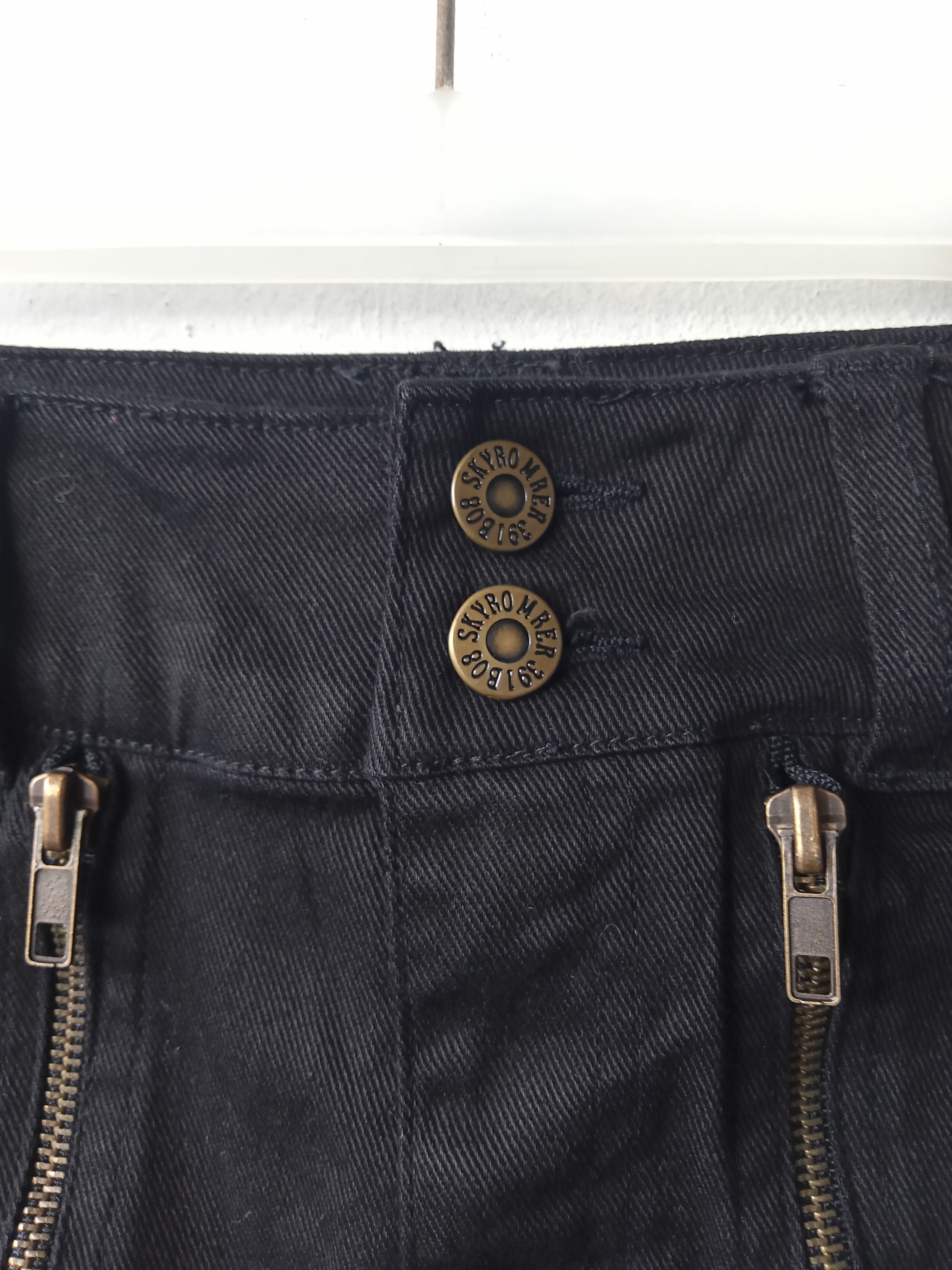 Seditionaries Sky Bomber Spellout Bondage Skirt Size 28" / US 6 / IT 42 - 4 Thumbnail