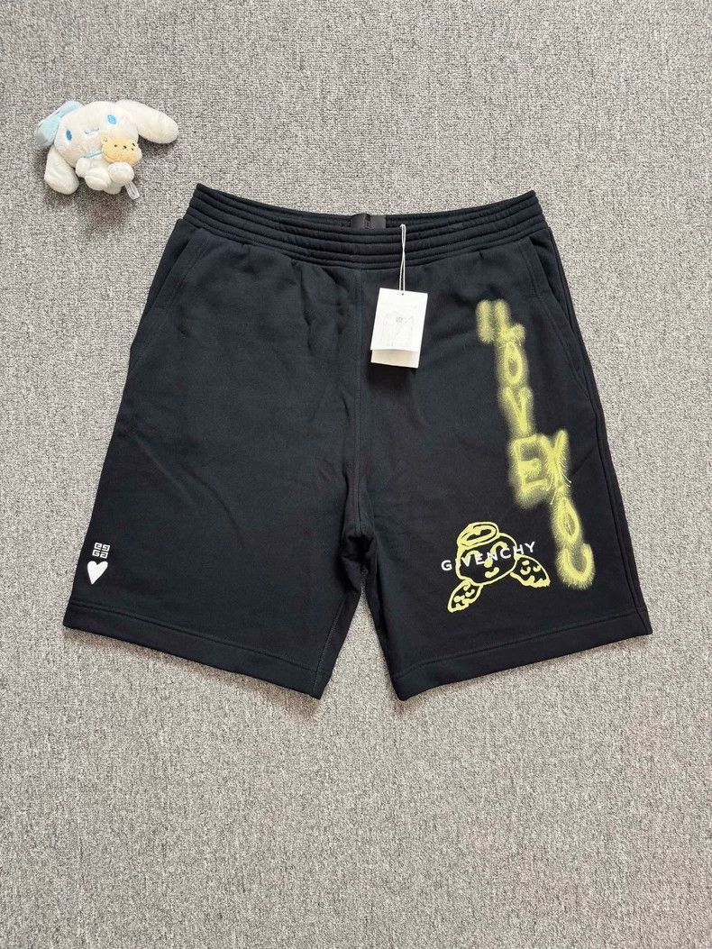 Givenchy Givenchy SizeXL New Style Black Spray Paint Graffiti Logo S Size US 31 - 1 Thumbnail