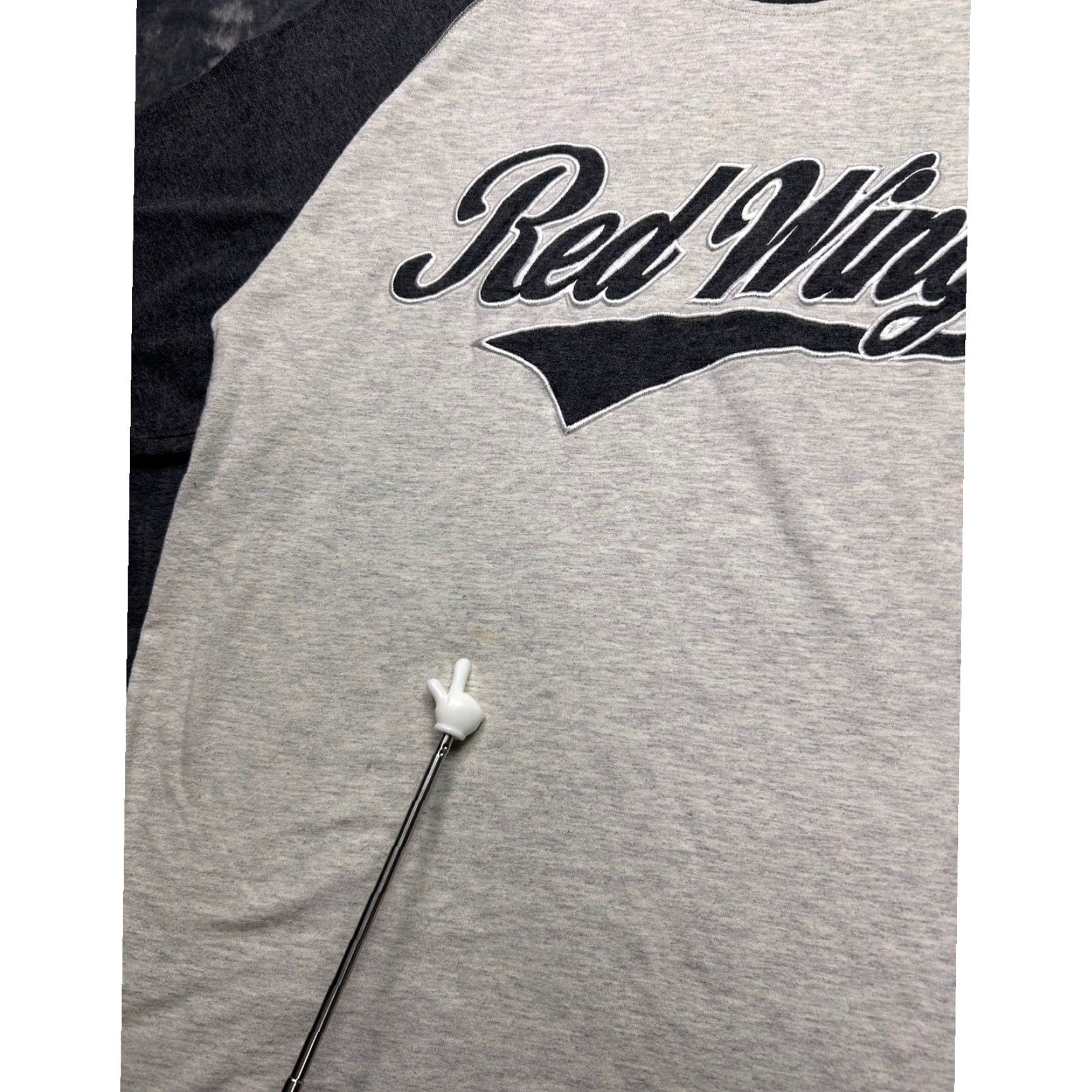 Vintage VINTAGE Lee Sport Raglan T Shirt Mens MEDIUM NHL Hockey Detroit Red Wings Gray Crew Neck Graphic Print Embroidered Logo Size US M / EU 48-50 / 2 - 5 Thumbnail