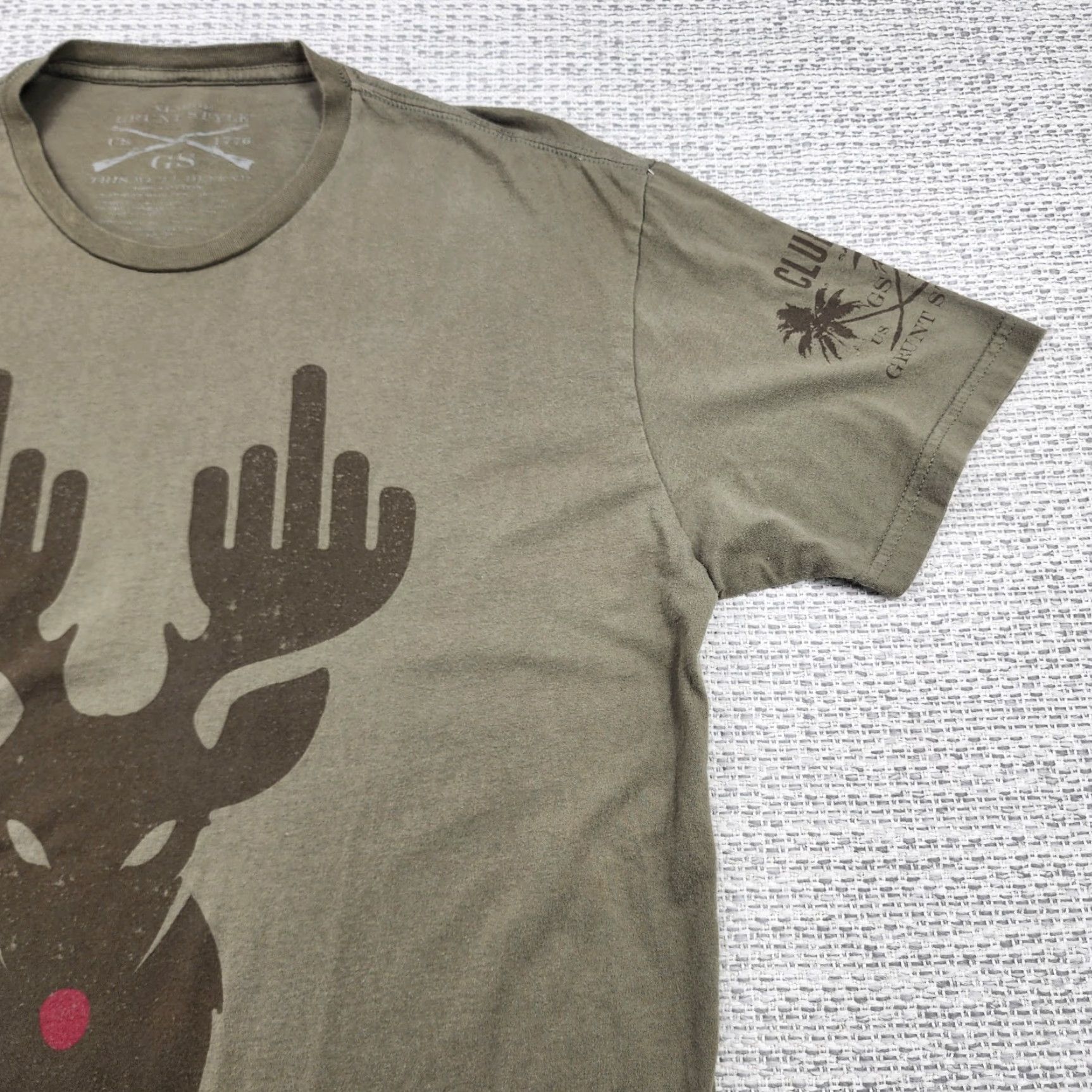 Vintage Grunt Style Shirt Mens XL Red Nose Reindeer Military Patriotic Short Sleeve Size US XL / EU 56 / 4 - 4 Thumbnail