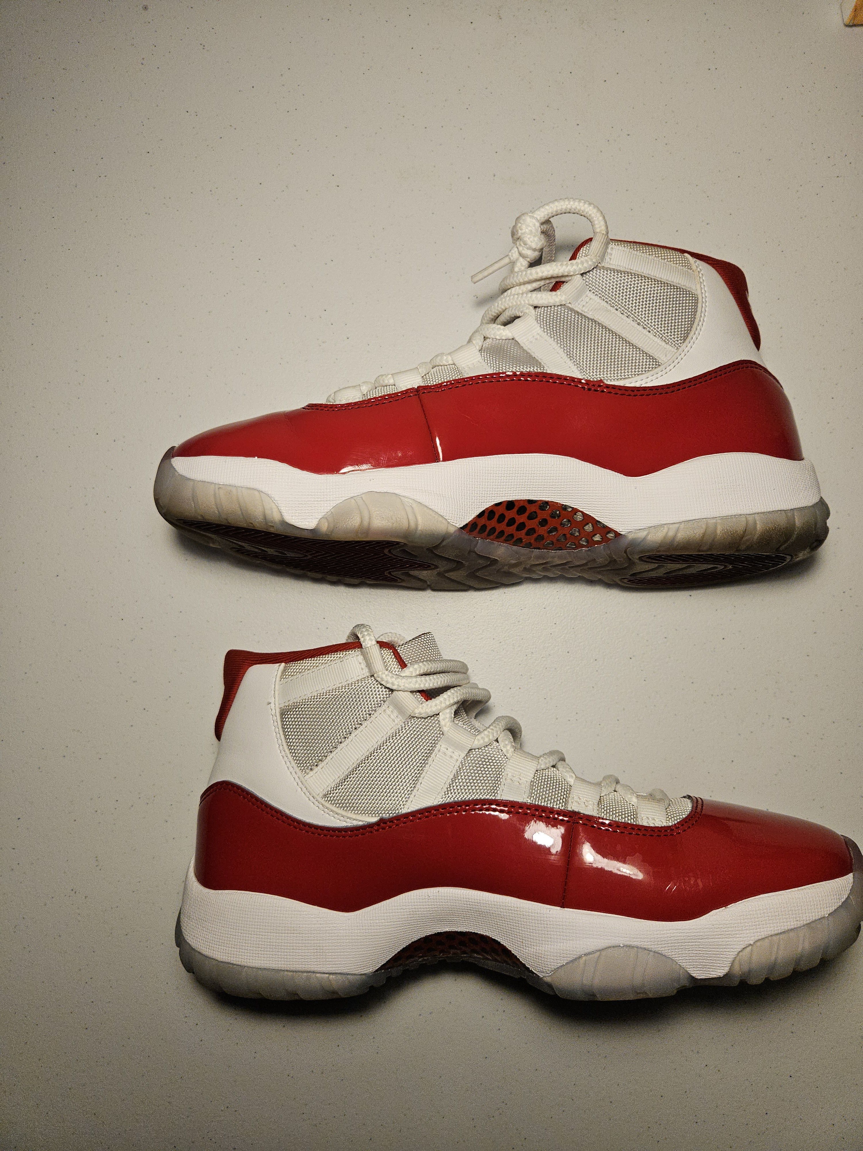 Jordan Brand Size 9.5 - Cherry Jordan 11's Size US 9.5 / EU 42-43 - 2 Thumbnail