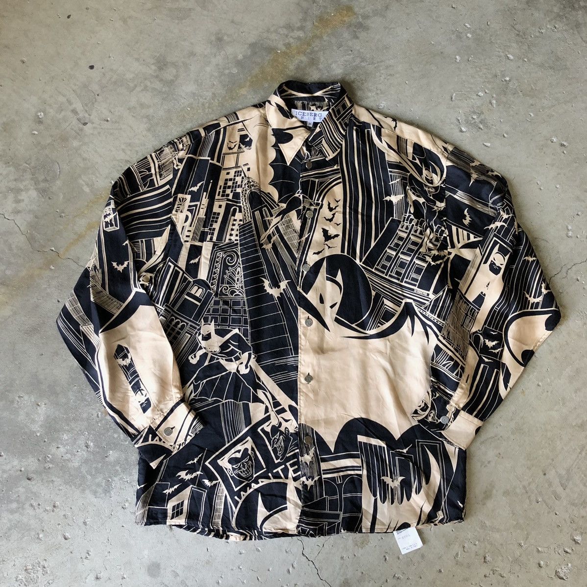 DC Comics × Iceberg × Vintage Vintage 90s Iceberg Batman Animated Series Silk Shirt Size US M / EU 48-50 / 2 - 1 Thumbnail