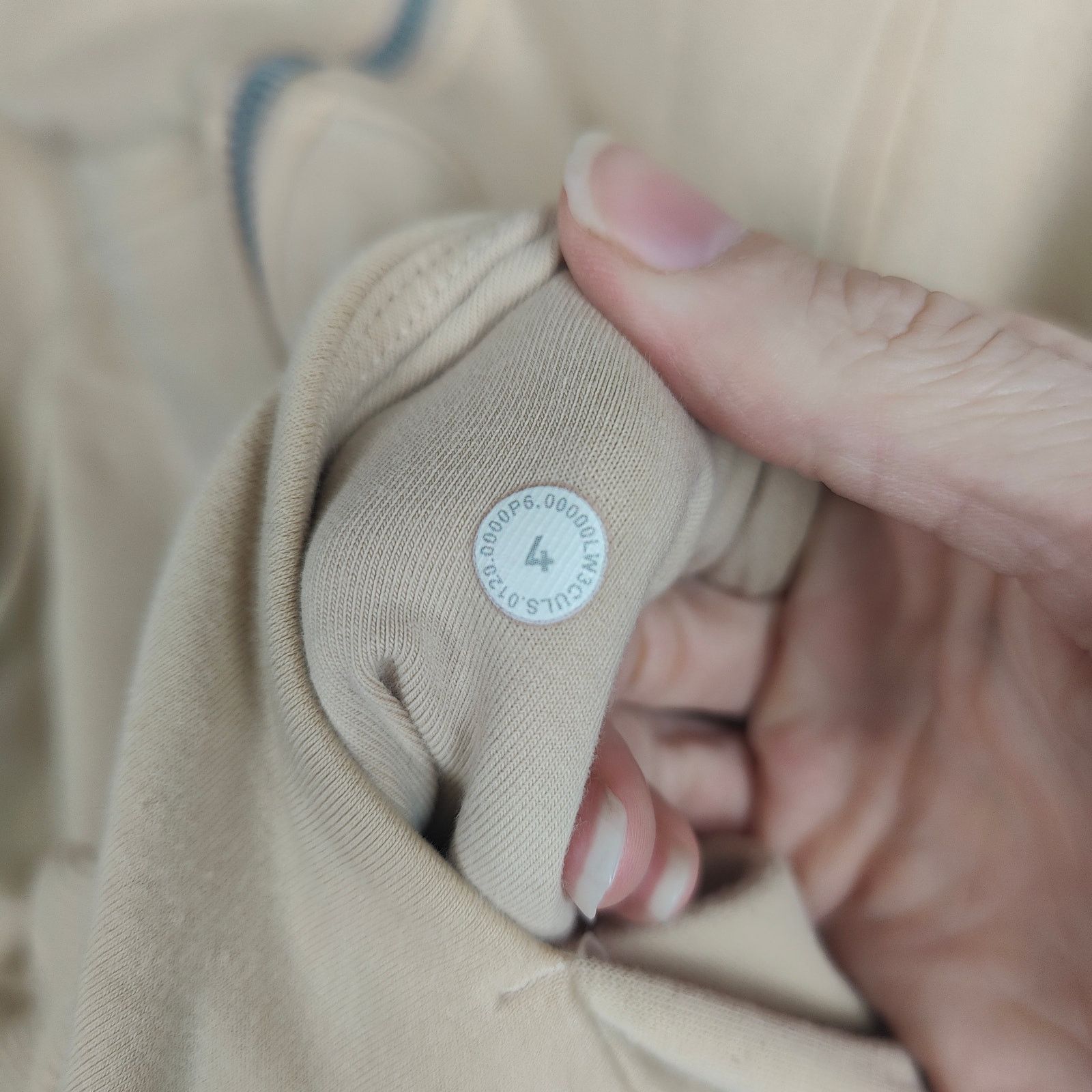 Lululemon Lululemon Catch a Breath Zip Hoodie Womens 4 Ivory Peach Size S / US 4 / IT 40 - 3 Thumbnail