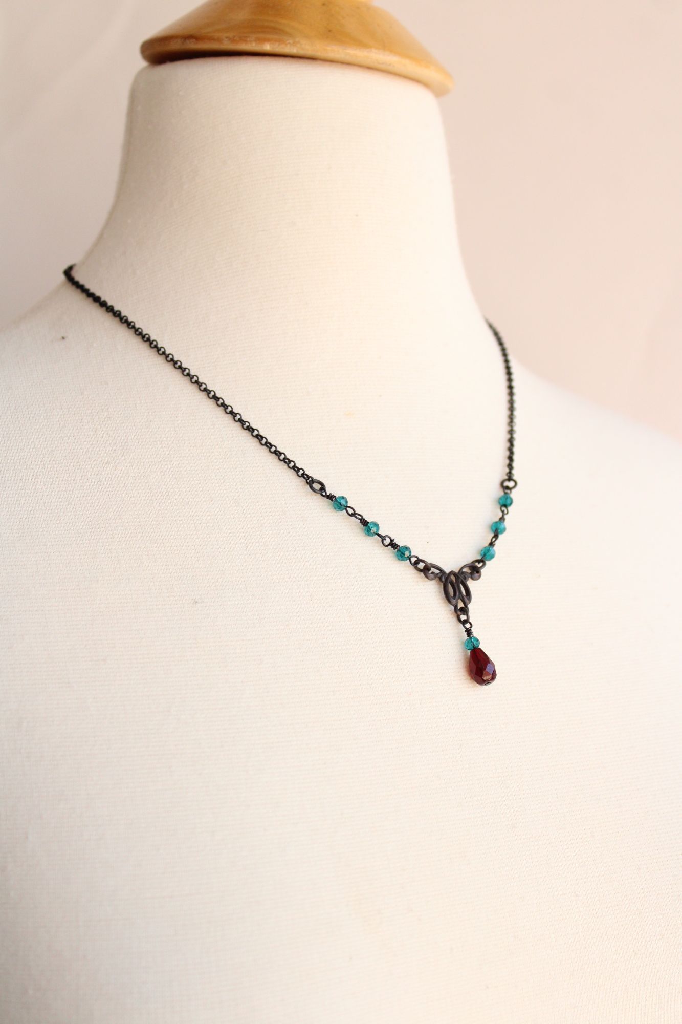 Handmade Handcrafted Necklace and Earring Set, Victorian Style, Green Size ONE SIZE - 5 Thumbnail