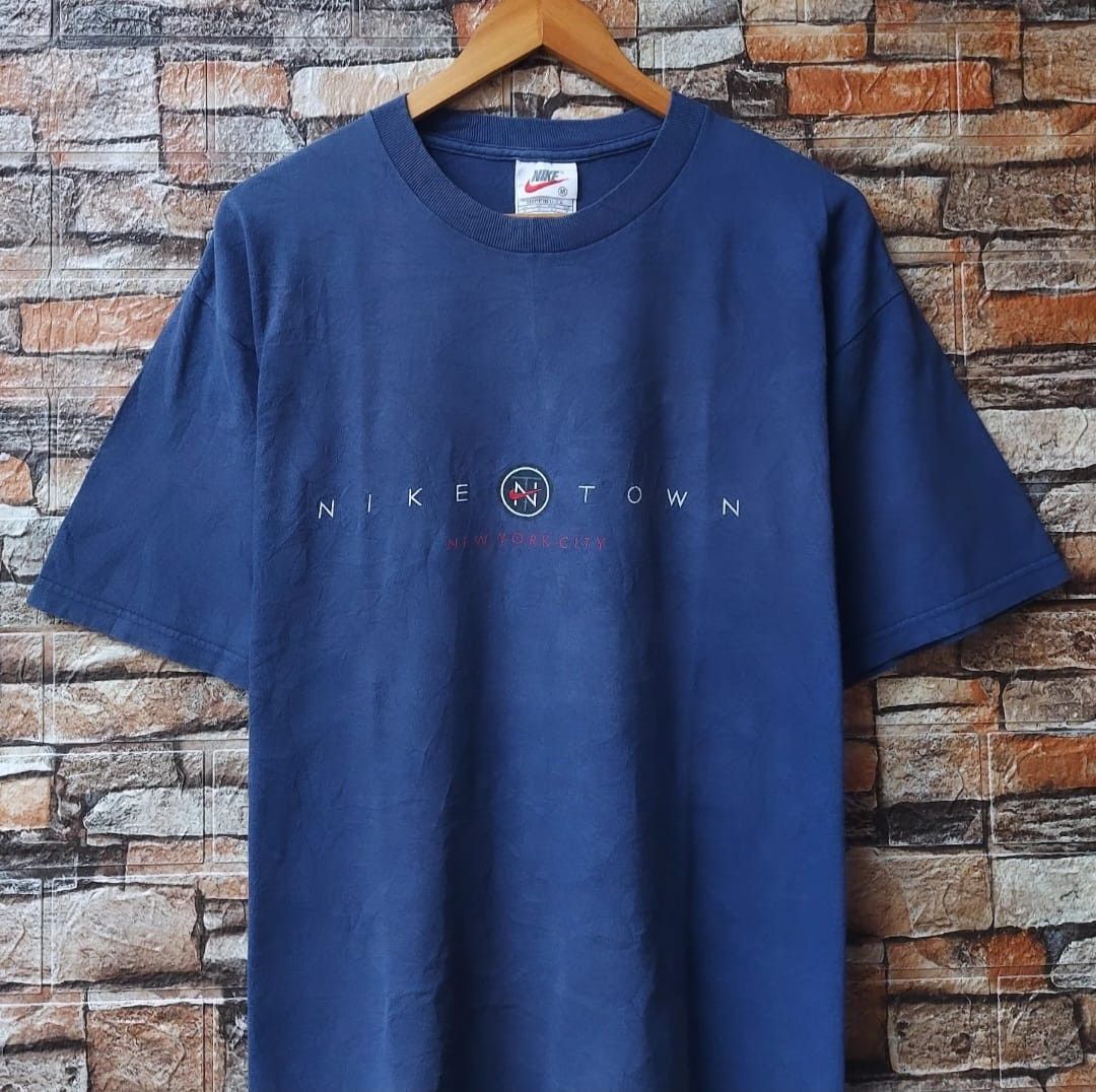 Nike × Vintage Vintage Nike Town New York City Tshirt Size US L / EU 52-54 / 3 - 4 Thumbnail
