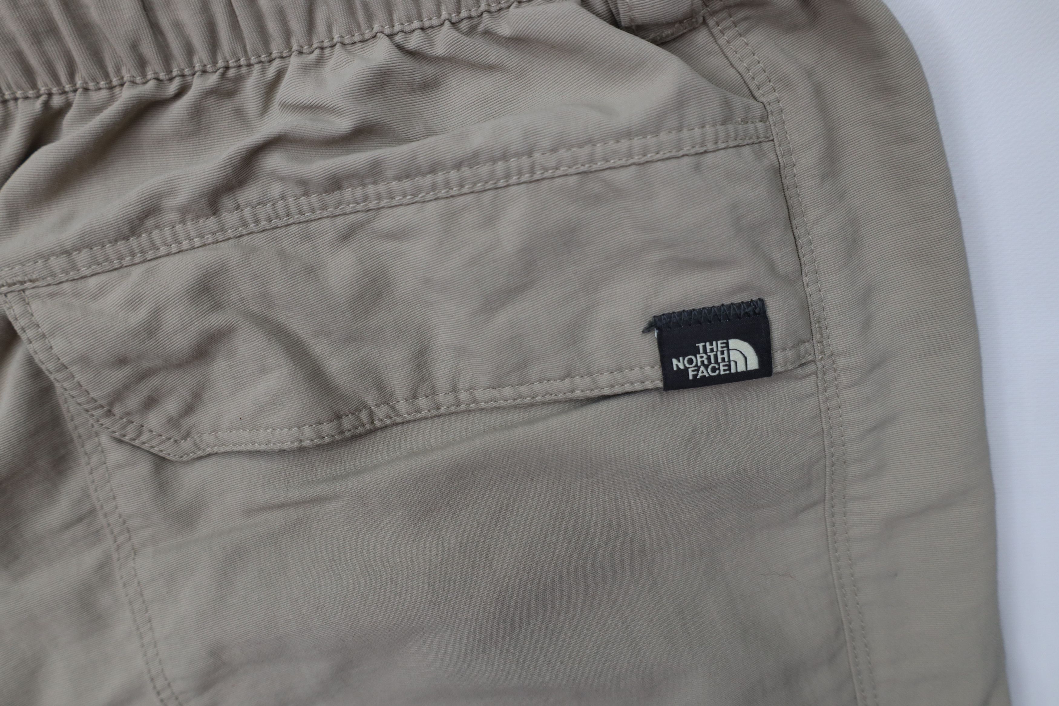 The North Face Vintage The North Face Wide Leg Cargo Pants Shorts Size US 38 / EU 54 - 15 Thumbnail