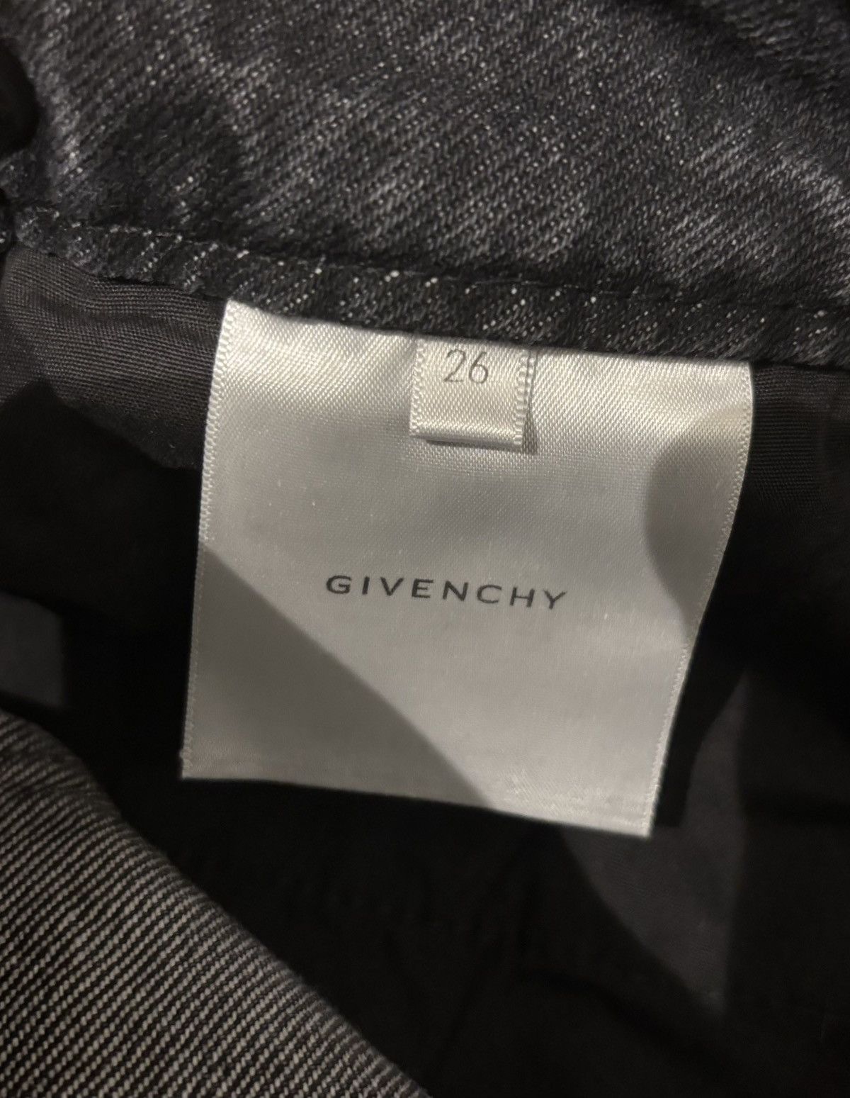 Givenchy Givenchy Black Denim Cargo Jorts Size 26" / US 2 / IT 38 - 6 Thumbnail