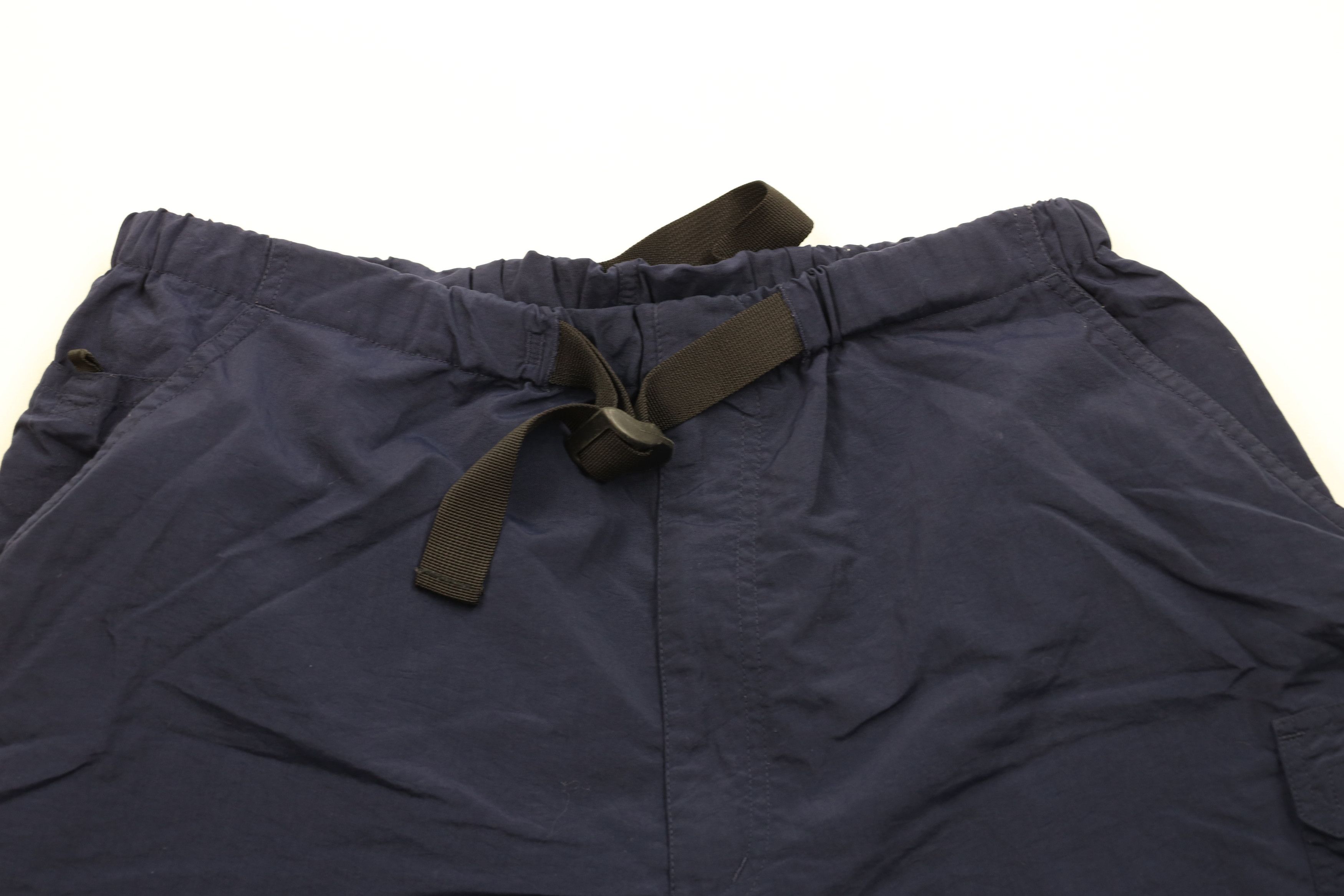 Vintage Vintage 90s Streetwear Packable Belted Trekking Cargo Shorts Size US 32 / EU 48 - 2 Thumbnail