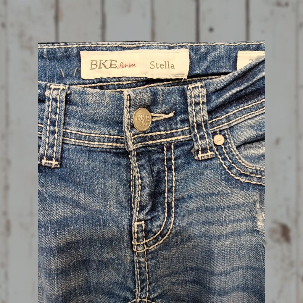 Vintage BKE Buckle Jeans Women's 26R 31.5L Stella Straight Stretch Denim Distressed Jeans Blue 5-Pocket Logo Button Zip Mens Womens Girls? Size 26" / US 2 / IT 38 - 1 Thumbnail