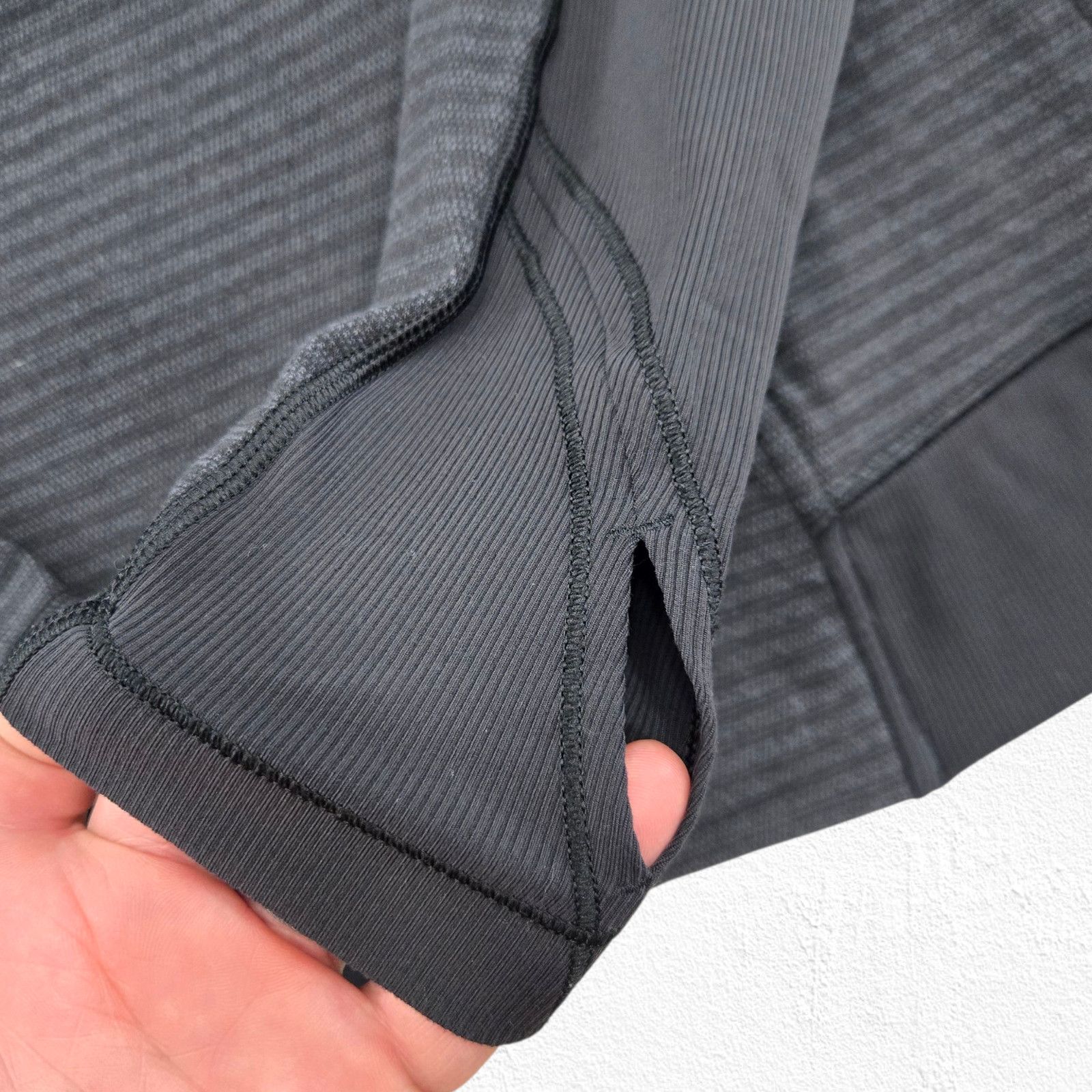 Lululemon Lululemon Gray Microstripe Scuba Funnel Neck Jacket Size 6 Size M / US 6-8 / IT 42-44 - 4 Thumbnail