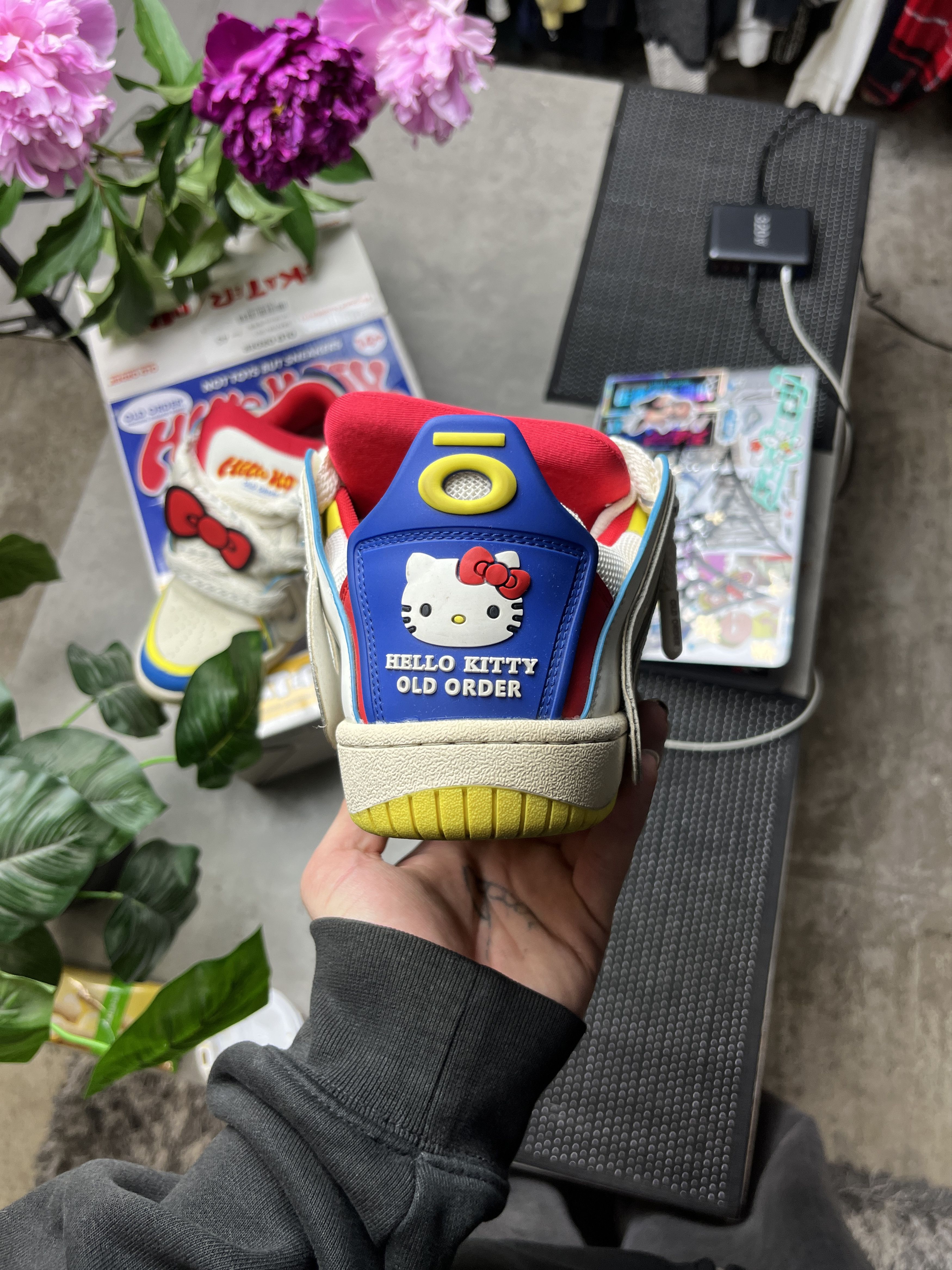 Other OLD ORDER X SANRIO HELLO KITTY SKATER 001 - 5117 Size US 10 / EU 43 - 4 Thumbnail