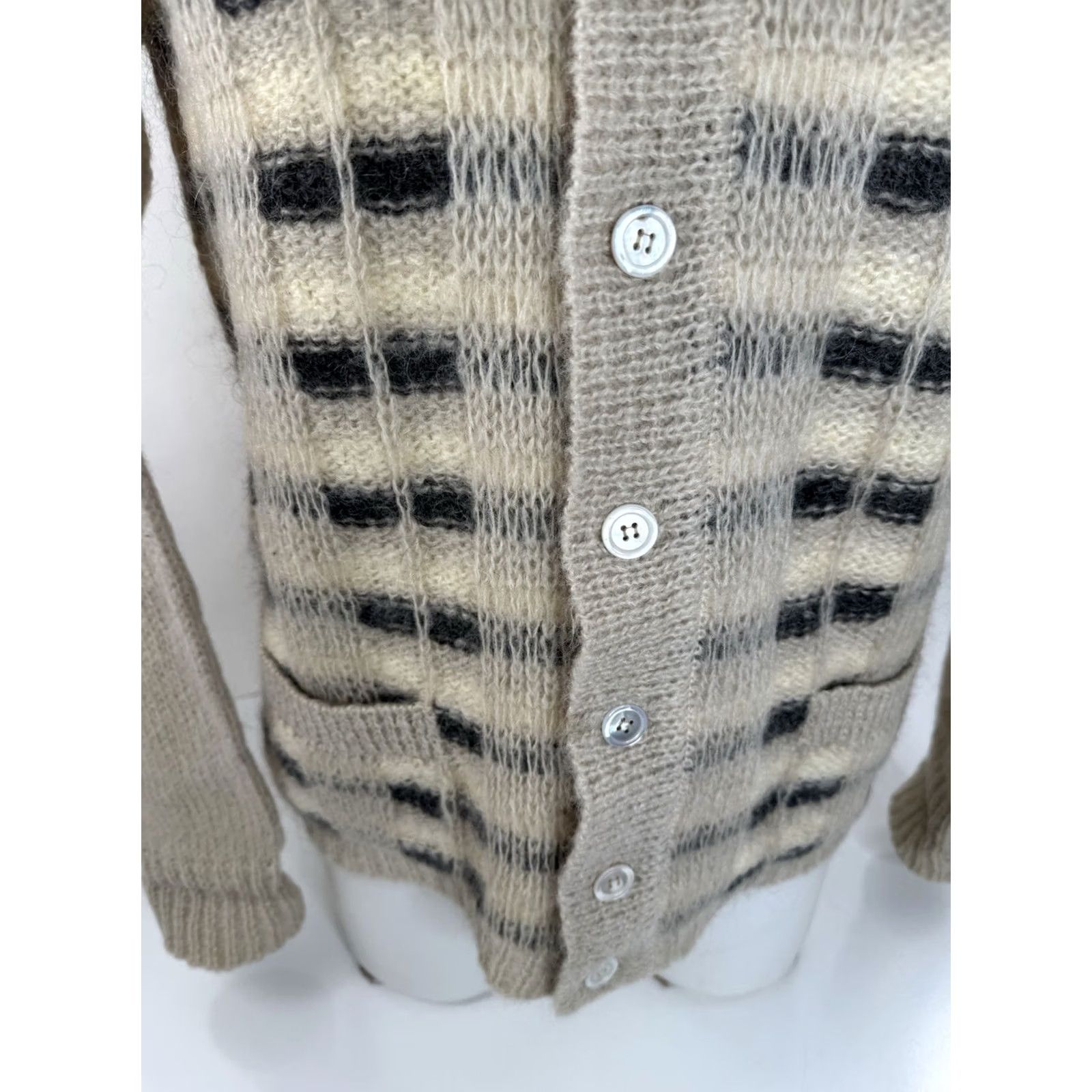 Neiman Marcus VINTAGE Neiman Marcus Cardigan Sweater Mens M Collared Wool Mohair Beige / Gray EXC Size US M / EU 48-50 / 2 - 3 Thumbnail