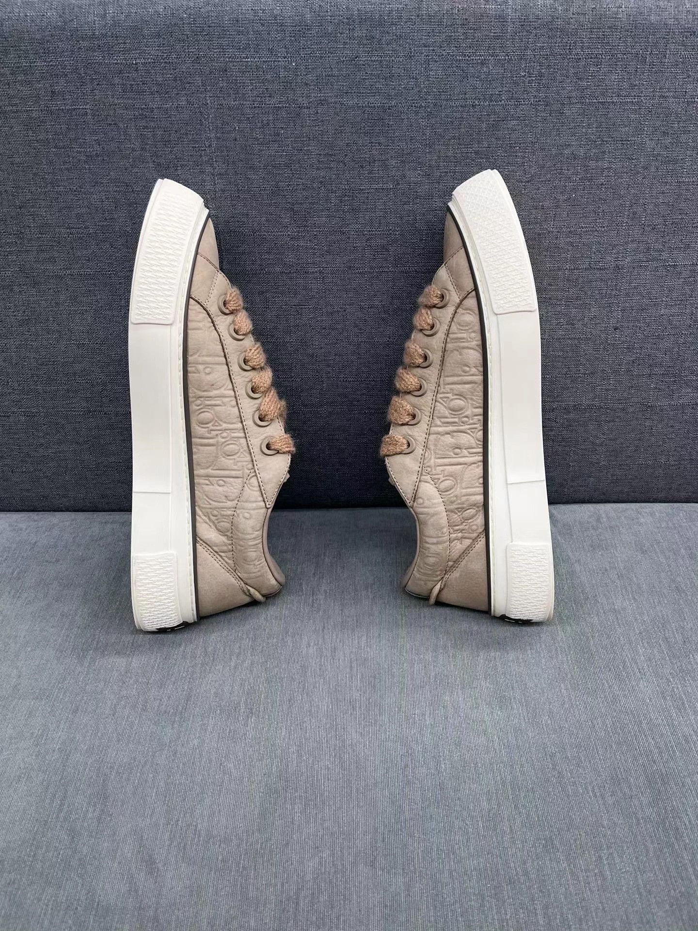 Dior Dior b33 Beige 43 99 New Size US 10 / EU 43 - 5 Thumbnail