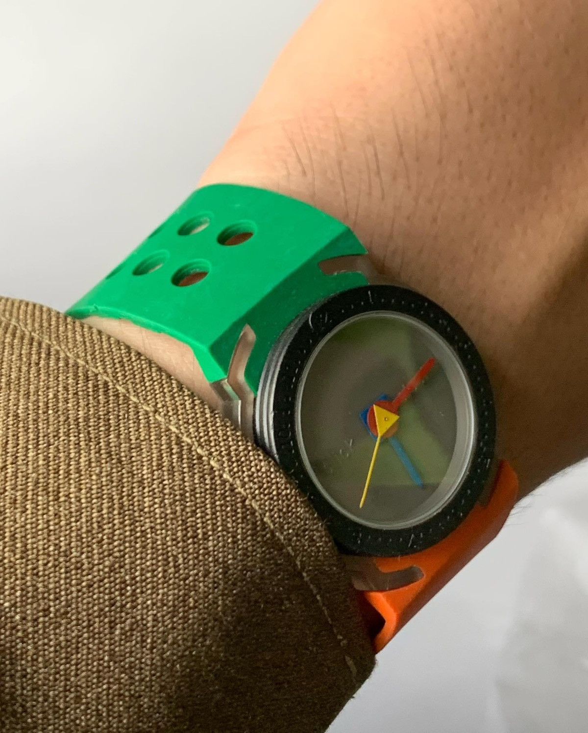 Vintage 1992 VERNER PANTON CLICK CLOCK WATCH Size ONE SIZE - 8 Thumbnail
