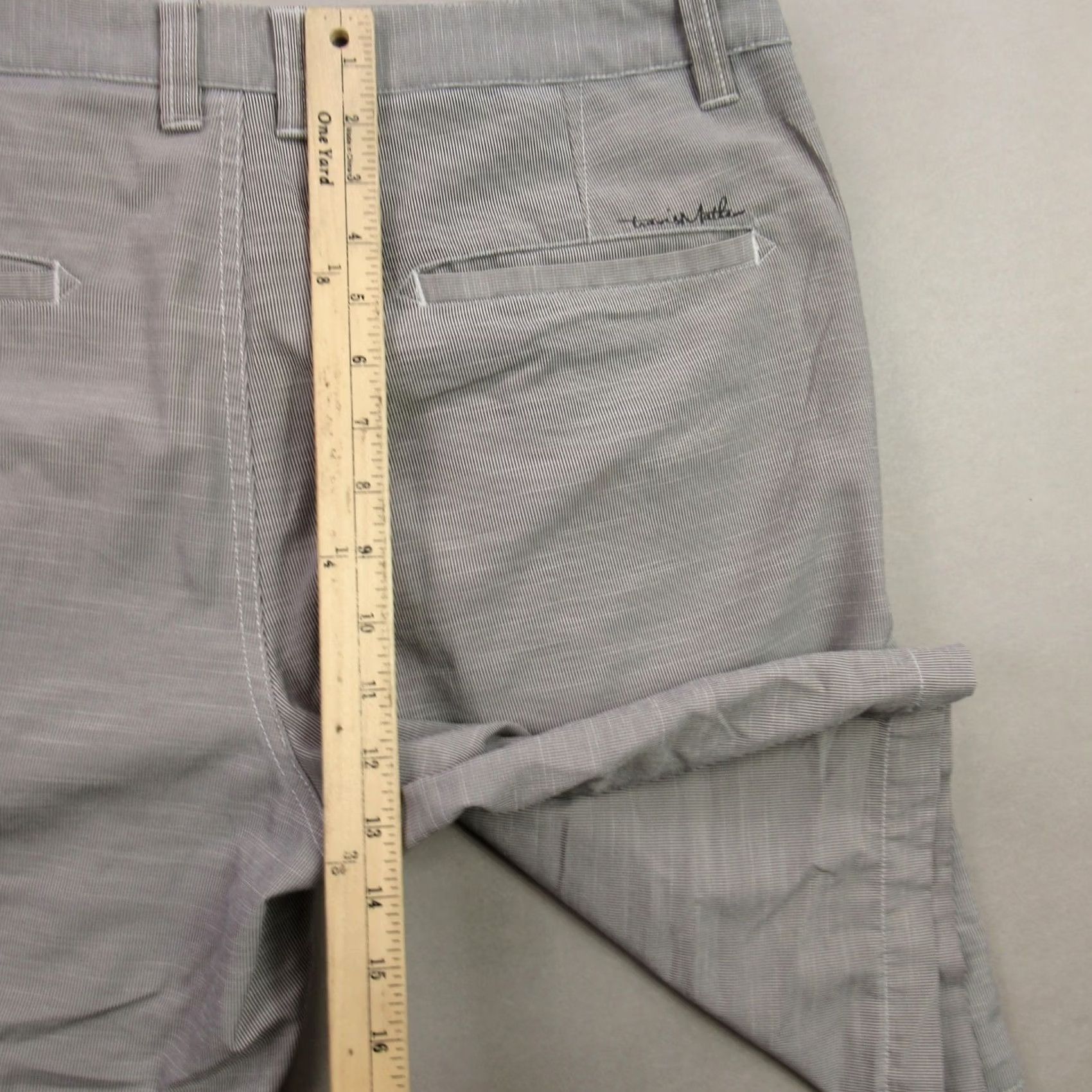 TravisMathew Travis Mathew Shorts Mens 34 Pockets Button Lightweight Gray Chino Casual Size US 34 / EU 50 - 7 Thumbnail