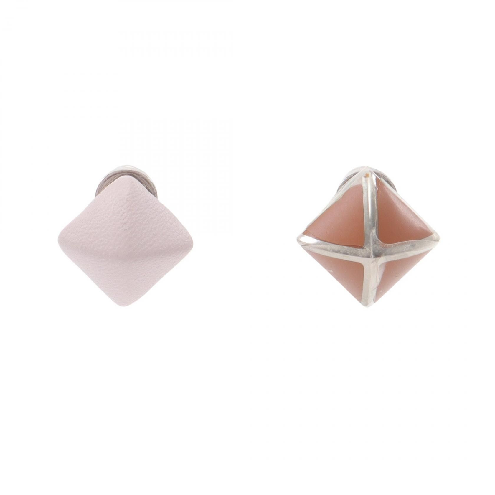 Hermes Hermes Hermes Medor Gaine PM Stainless Steel Leather Earrings Leather Earrings DUTY FREE for USA Size ONE SIZE - 1 Thumbnail