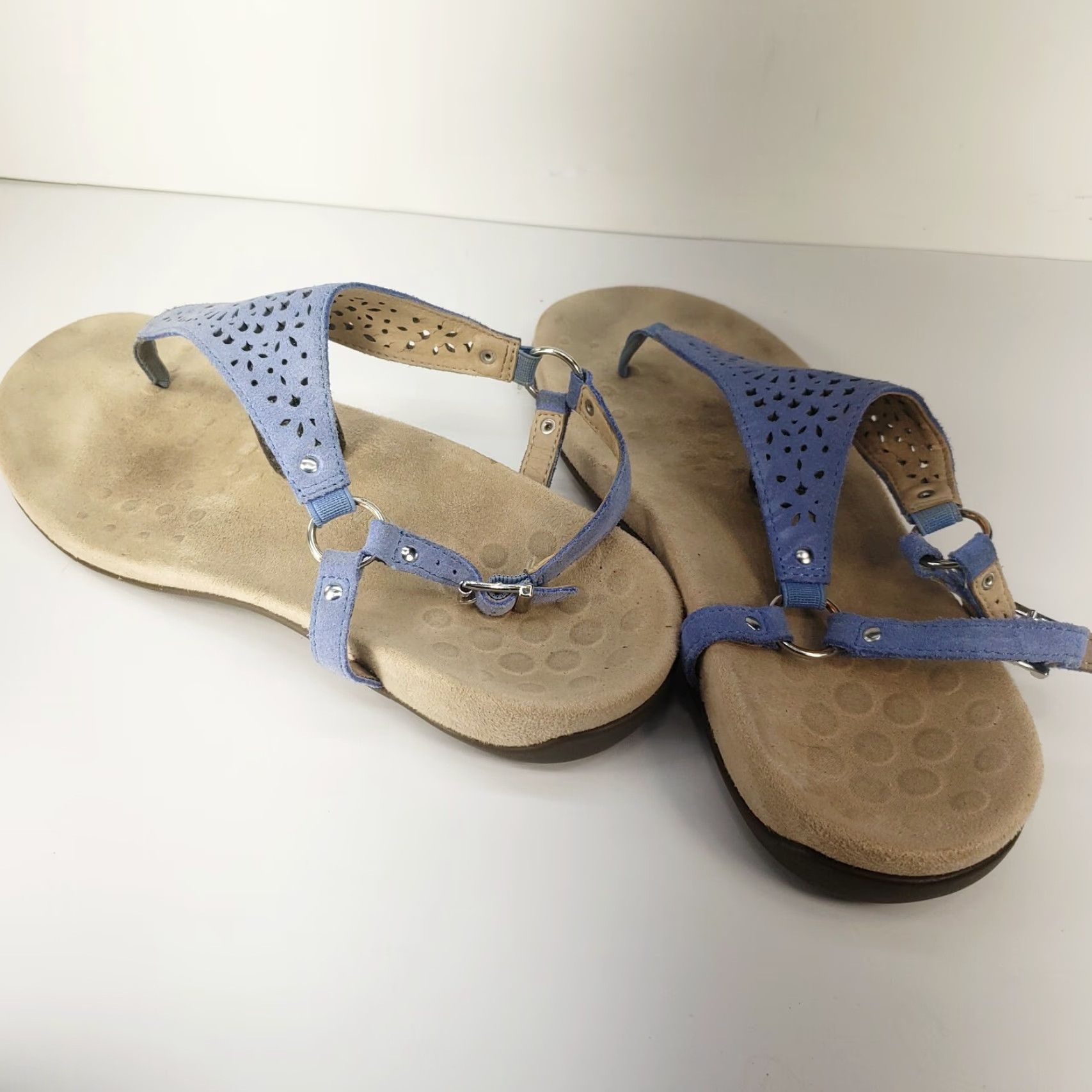 Vionic Vionic Kiera T Strap Womens 9.5 Periwinkle Blue Perforated Faux Leather Sandals Size US 10 / IT 40 - 5 Thumbnail