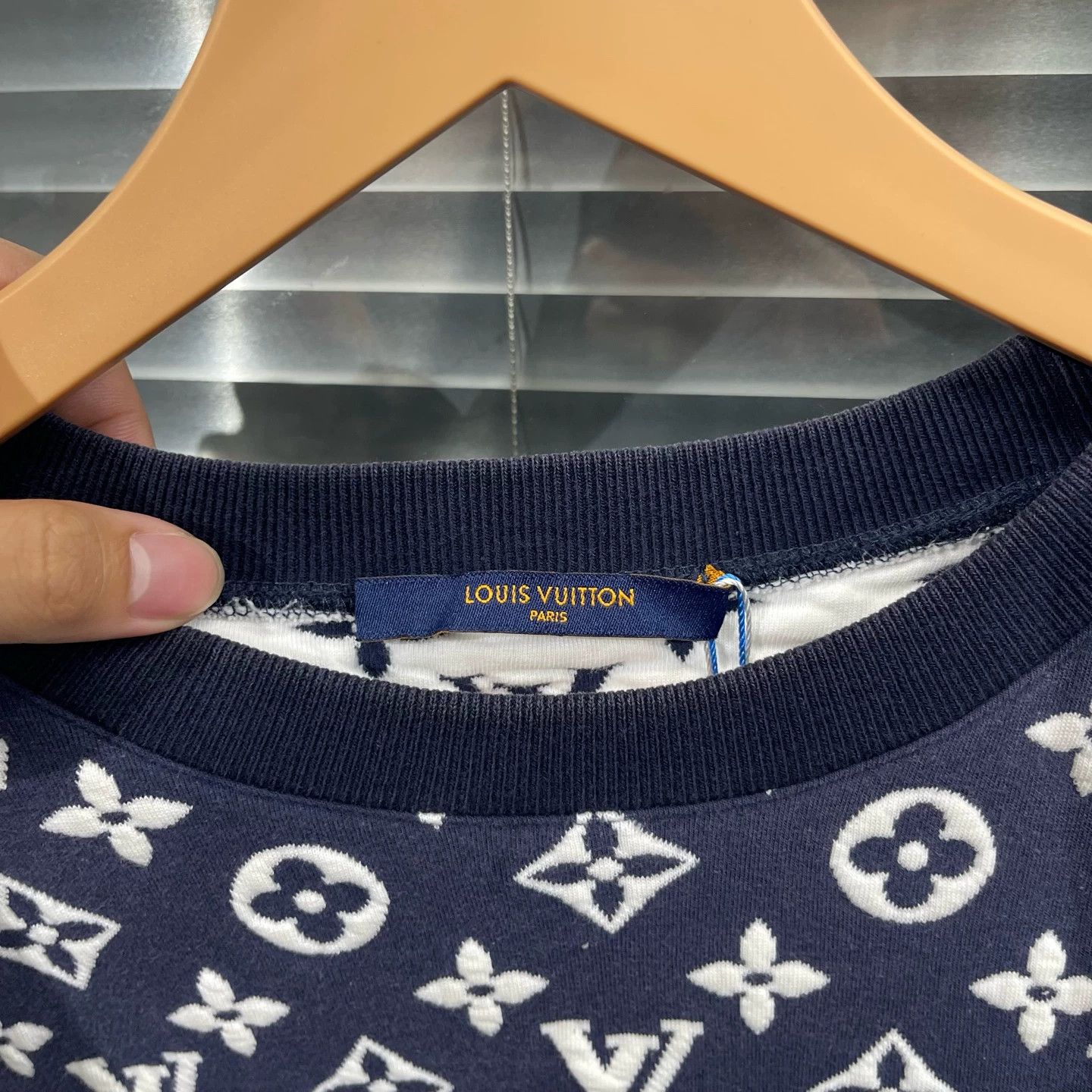 Louis Vuitton Louis Vuitton Jacquard Embossed All-Over Print Sweatshirt S Size US S / EU 44-46 / 1 - 3 Thumbnail