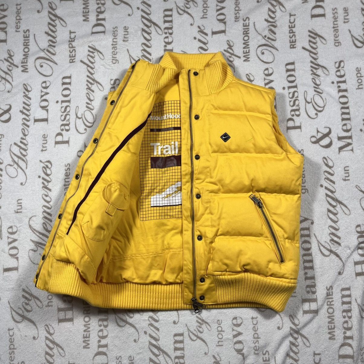 Nike NIKE 00s VINTAGE MINI SWOOSH DOWN PUFFER VEST JACKET TN HYPE Size US S / EU 44-46 / 1 - 2 Thumbnail