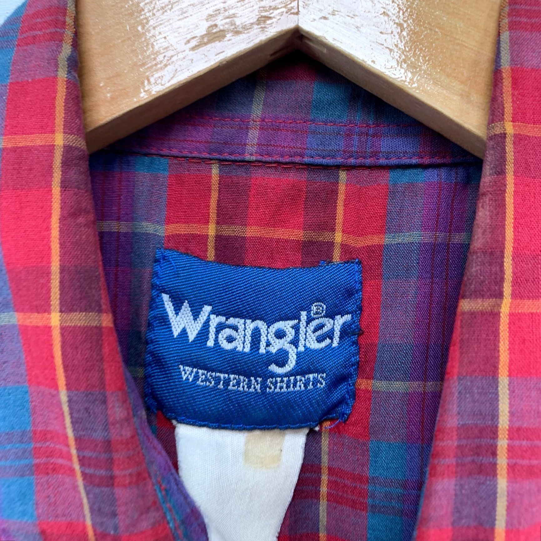 Wrangler VINTAGE Wrangler Western Snap Shirt Mens Large Red Blue Plaid Short Sleeve Size US L / EU 52-54 / 3 - 7 Thumbnail
