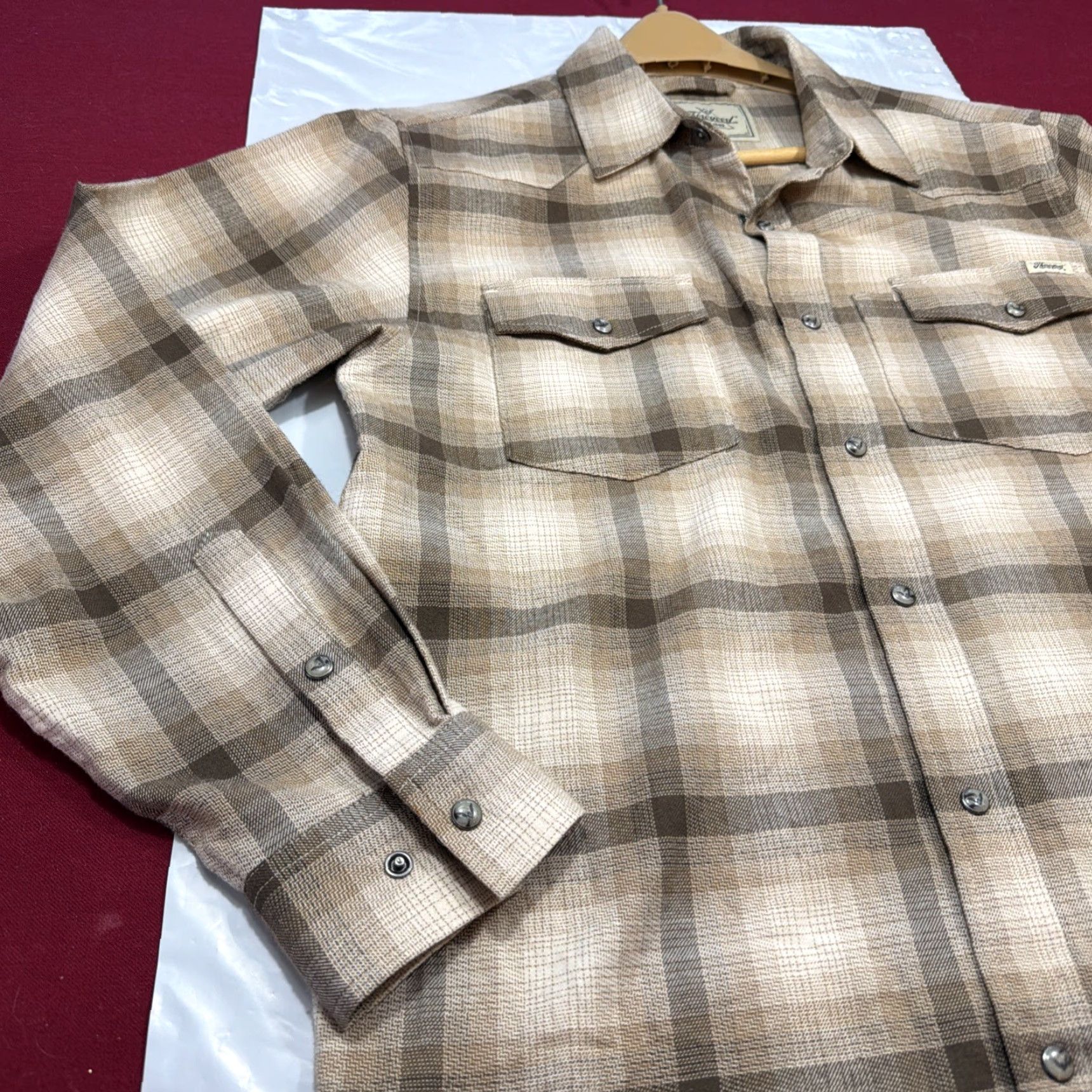 Thorogood Thorogood Brown Tan Wide Plaid Shirt Pearl Snap Mens M Western Flap Pockets Soft Size US M / EU 48-50 / 2 - 5 Thumbnail