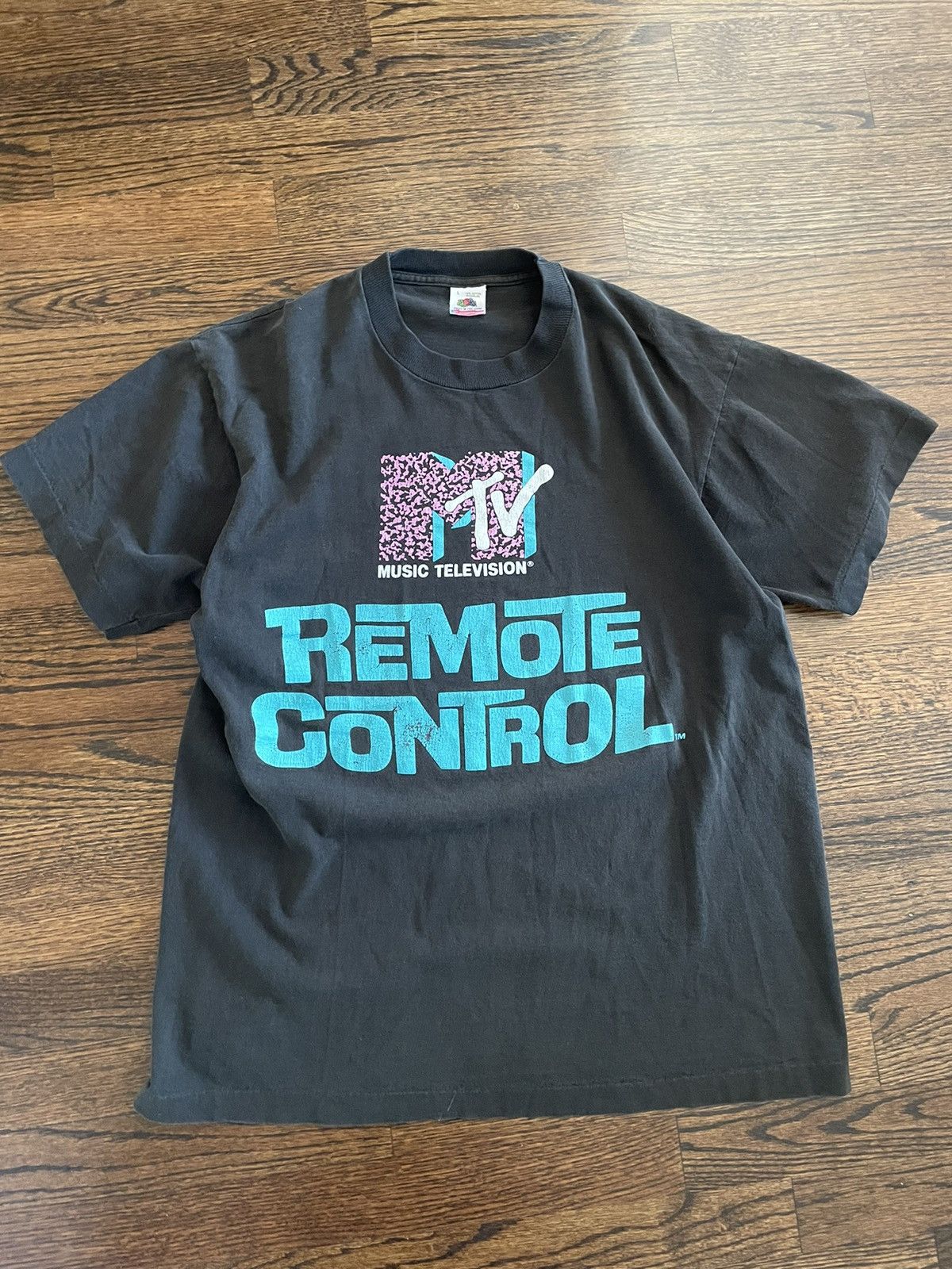 Mtv Vintage 90s South Beach MTV Music Remote Control Graphic Tee Size US L / EU 52-54 / 3 - 1 Thumbnail