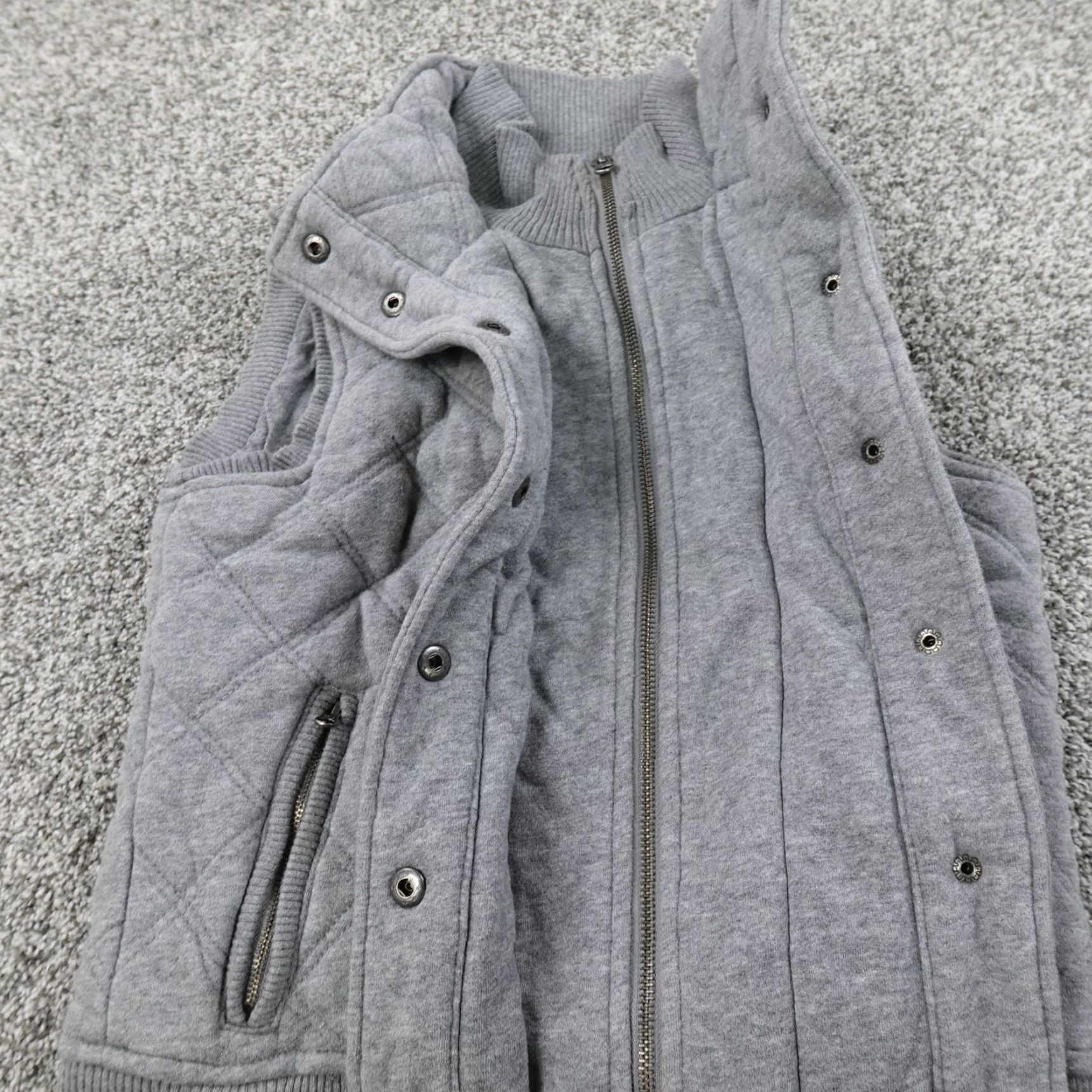 Vintage Aéropostale Vest Women Small Gray Quilted Jacket Zip Coat Preppy Outdoor Ladies Size S / US 4 / IT 40 - 4 Thumbnail