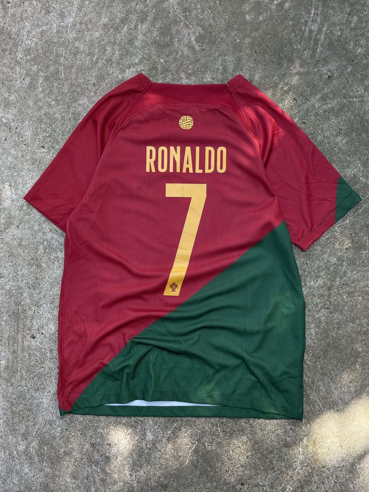 Nike × Vintage Nike Cristiano Ronaldo Portugal Soccer Futbol Jersey Size US M / EU 48-50 / 2 - 2 Thumbnail