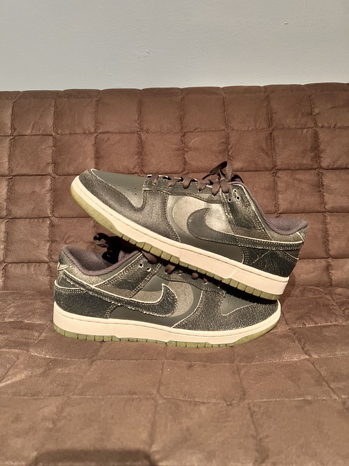 Nike DUNK LOW SE 'HALLOWEEN - CAULDRON' Size US 9 / EU 42 - 2 Thumbnail