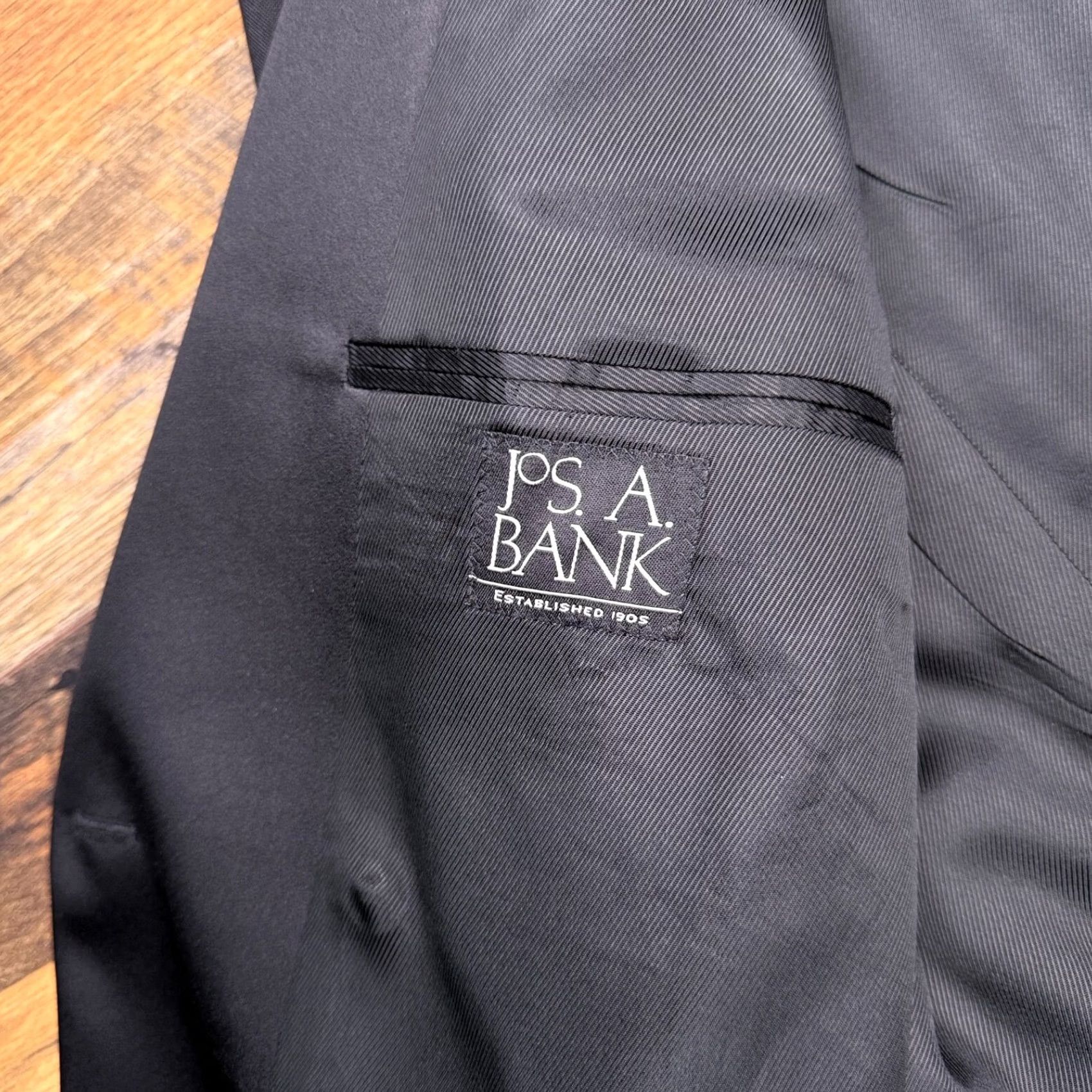 Jos. A. Bank Jos. A. Bank Tuxedo Suit 46R Black Double-Breasted Wool 2 Piece Formal Pants 40w Regular Inseam 32in Men 46 Chest Peak Lapel Classic Size 46R - 5 Thumbnail