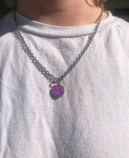 Jewelry Smiley Face Necklace Size ONE SIZE - 1 Thumbnail