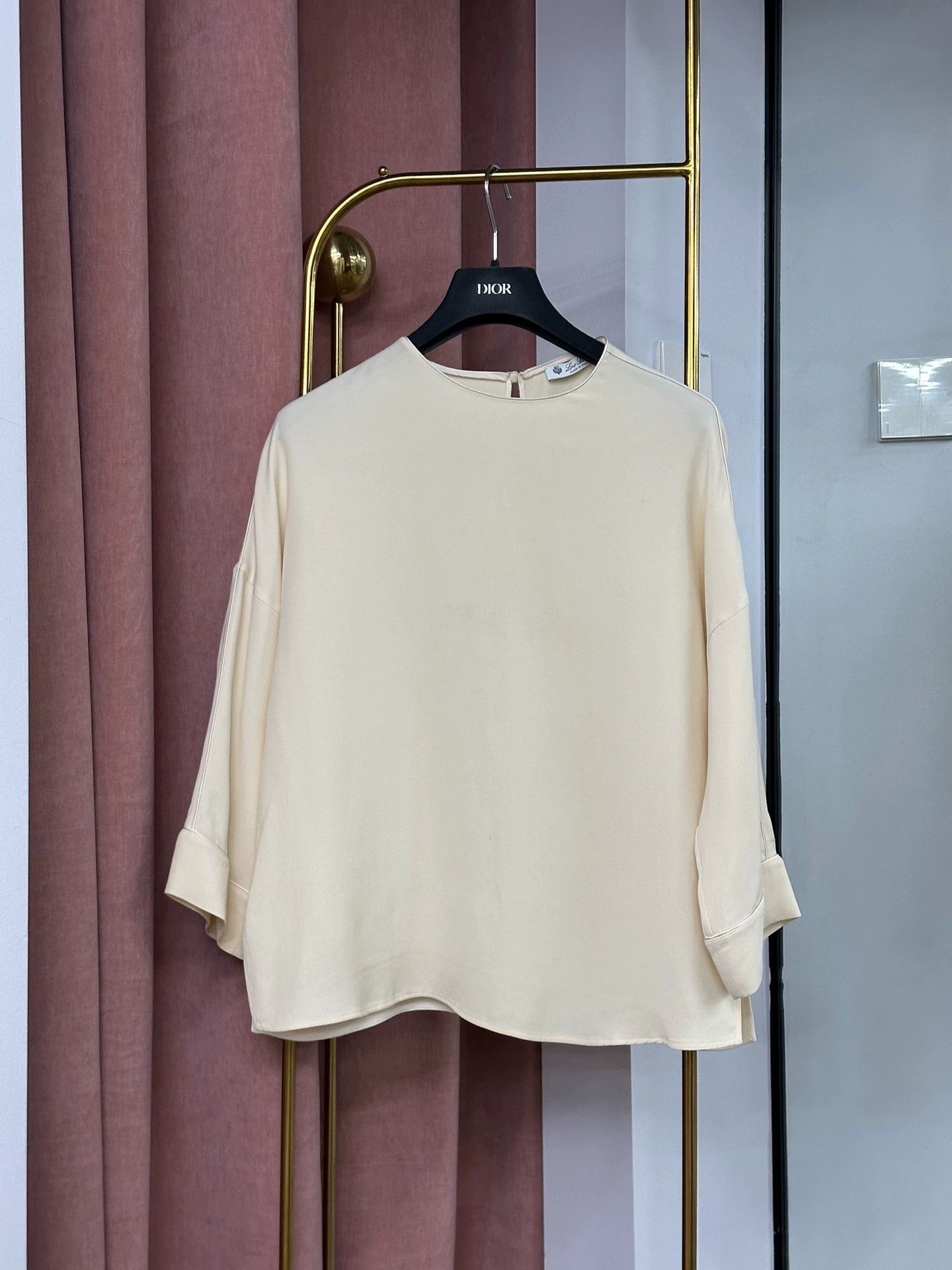 Loro Piana Loro Piana Beige Silk Long Sleeve Top Size US S / EU 44-46 / 1 - 1 Thumbnail