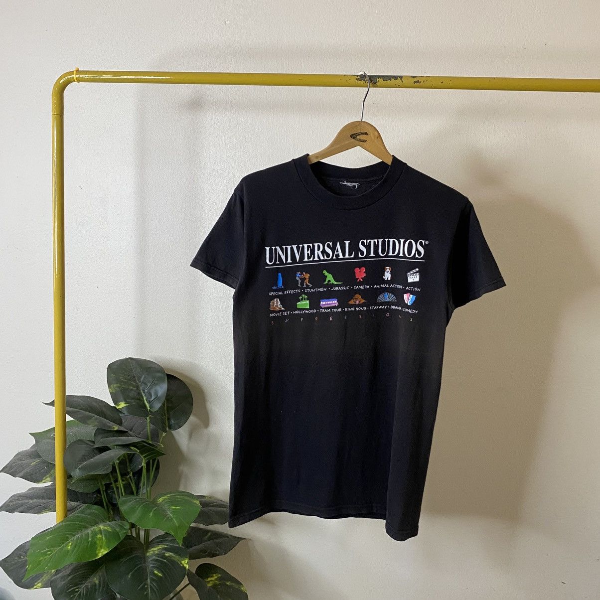 Vintage 1990s Universal Studios Official Merchandise T Shirt Size US S / EU 44-46 / 1 - 1 Thumbnail