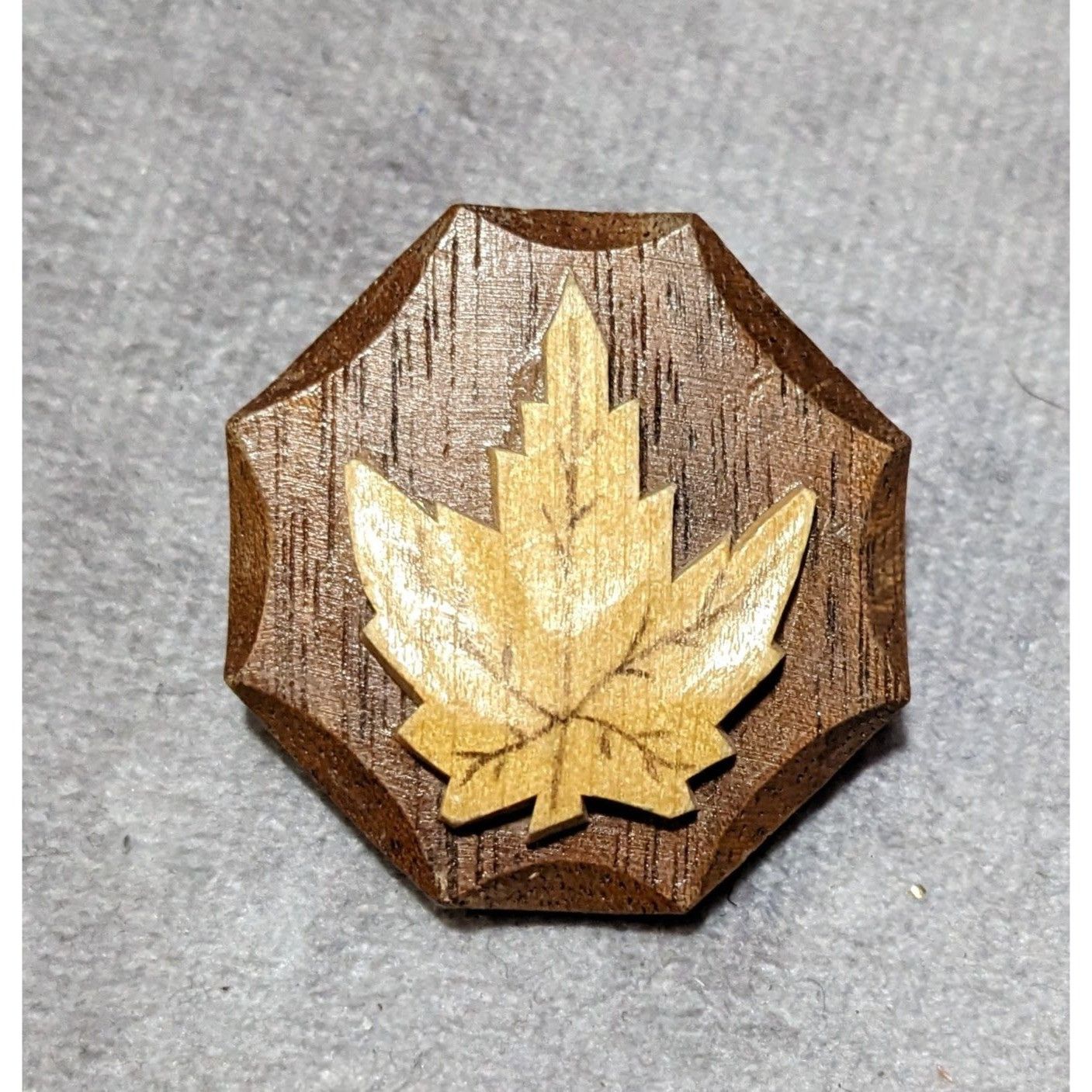 Other Vintage Wooden Hand Carved Maple Leaf Brooch Size ONE SIZE - 4 Thumbnail