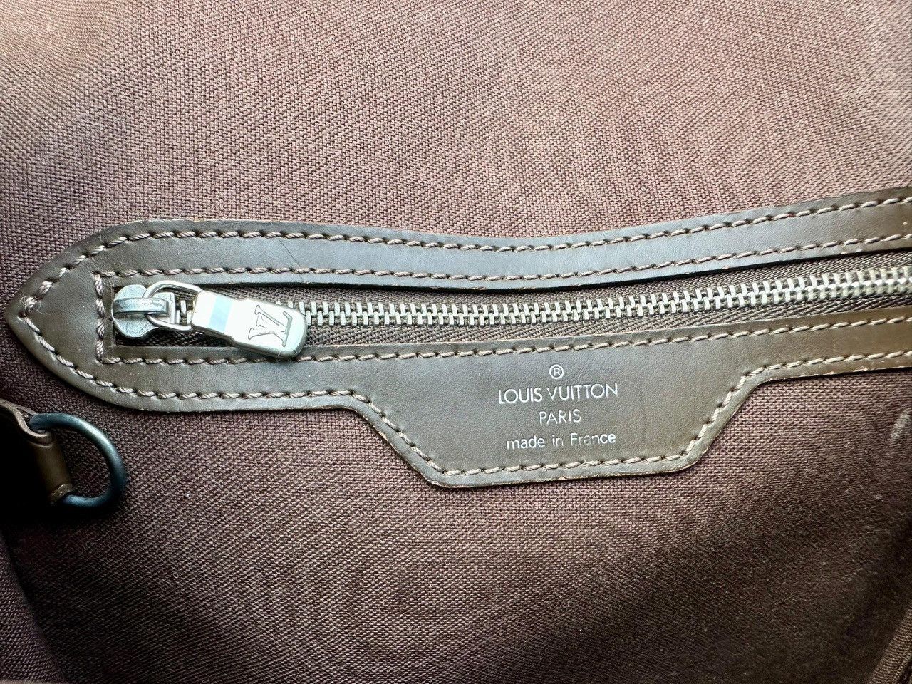Louis Vuitton Authentic Louis Vuitton Grizzli Taiga Yaranga Porte Appareil Size ONE SIZE - 8 Thumbnail