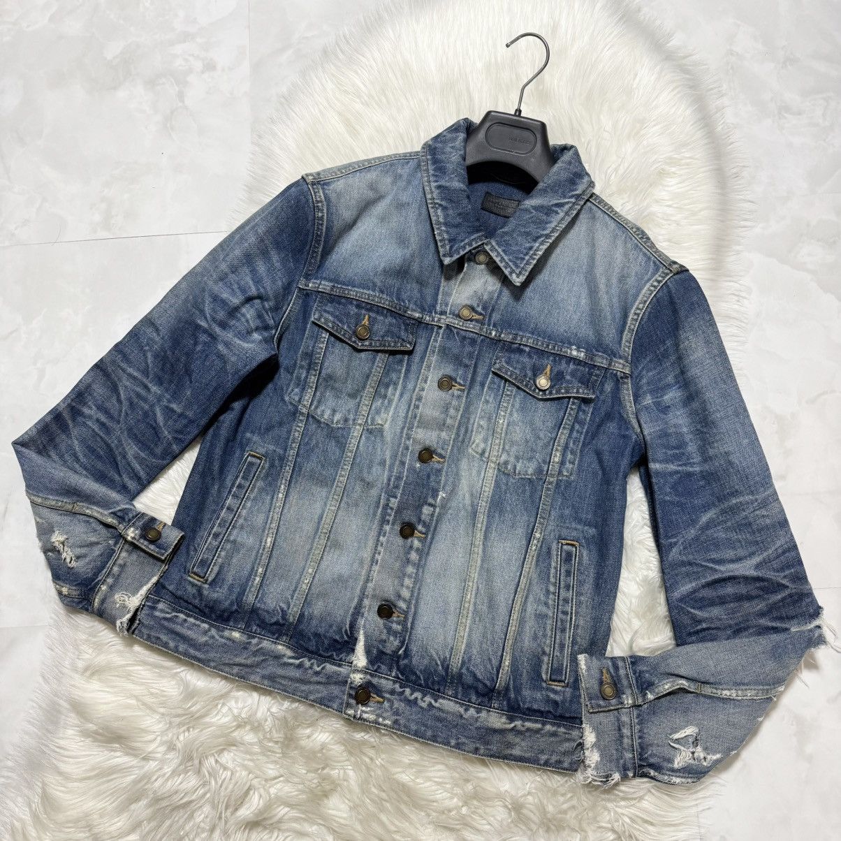 Saint Laurent Paris Saint Laurent Paris Distressed Trucker Denim Jacket Size US L / EU 52-54 / 3 - 6 Thumbnail